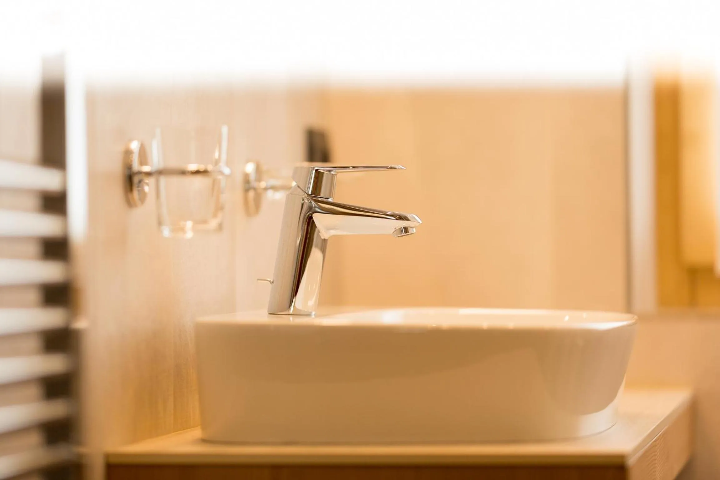 Shower in Green Rose