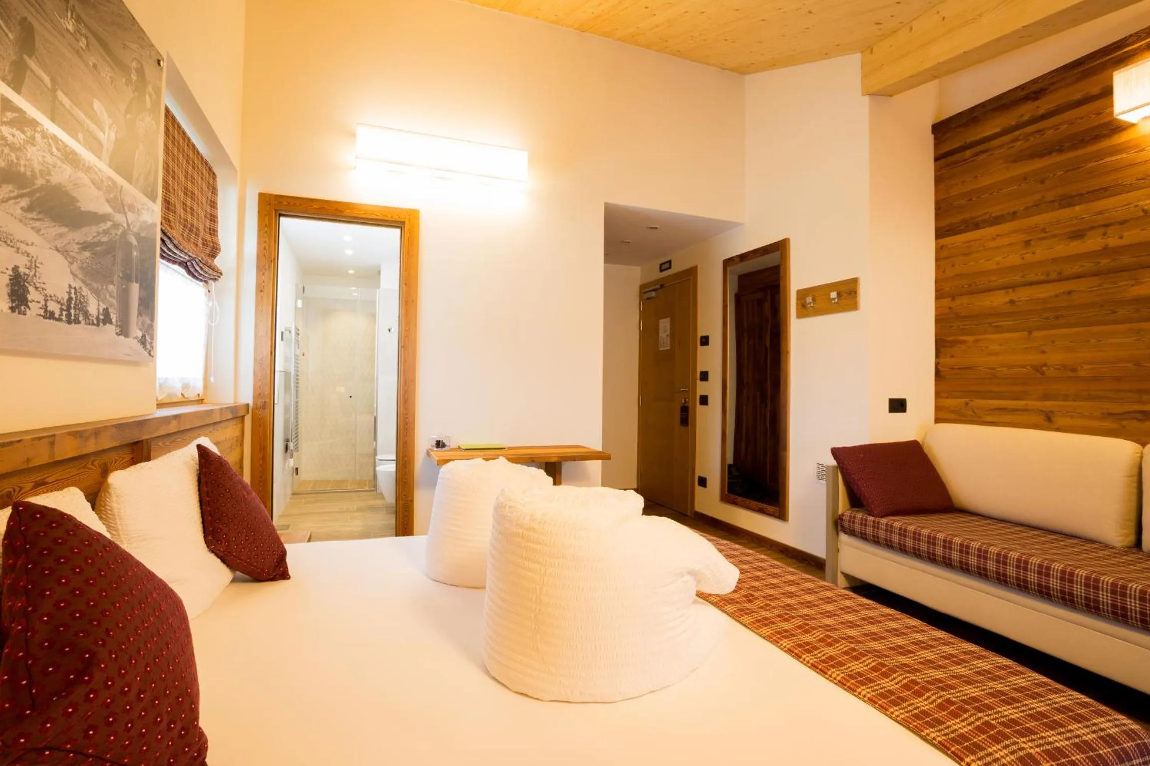 Shower, Bed in Green Rose