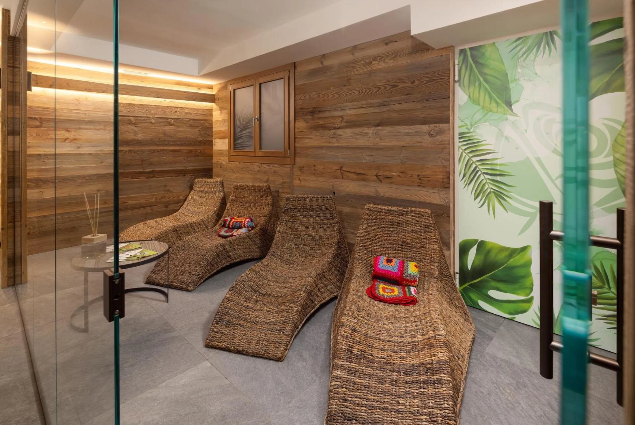 Swimming pool in Green Rose