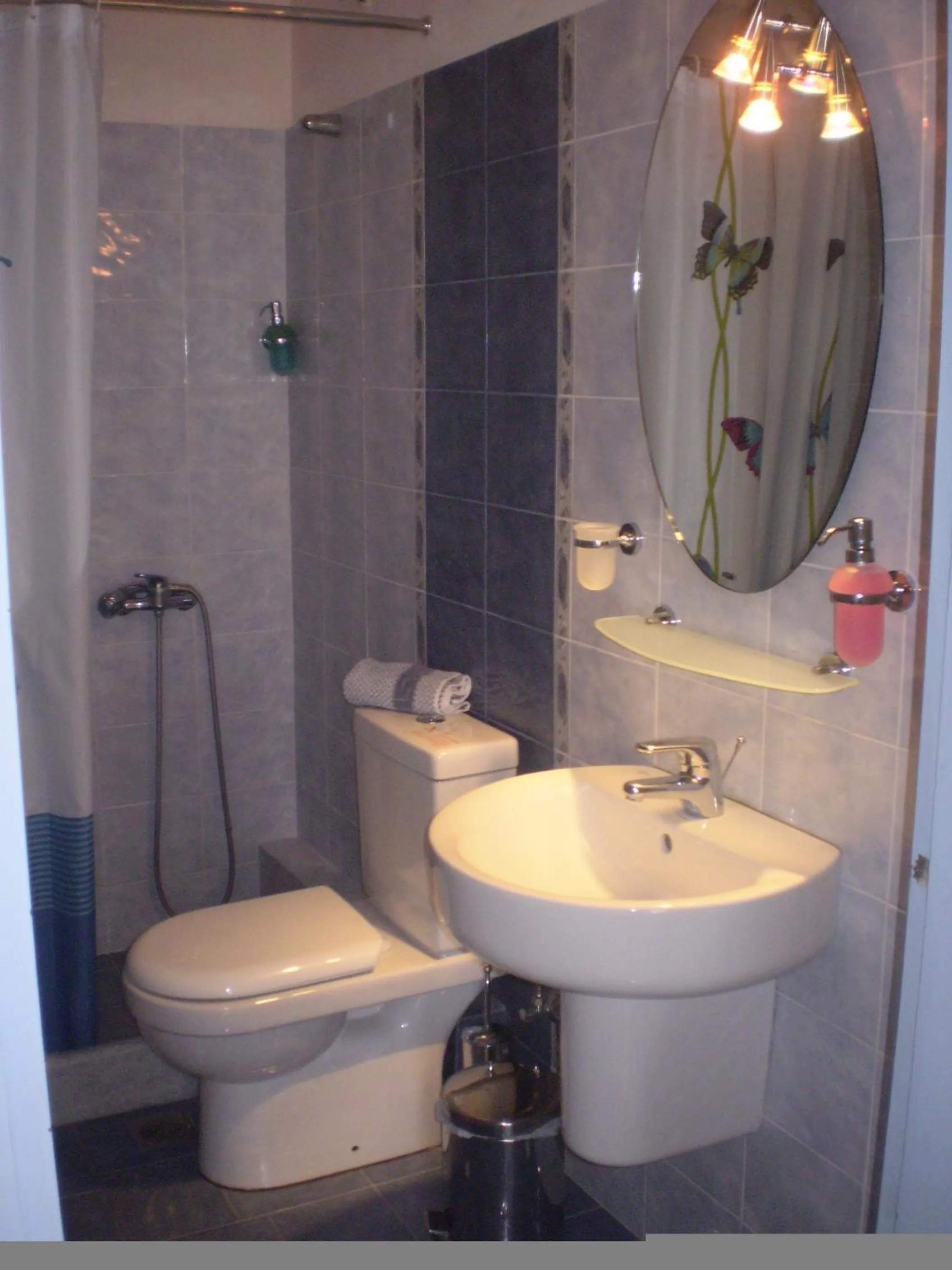 Bathroom in 7 Brothers Hotel