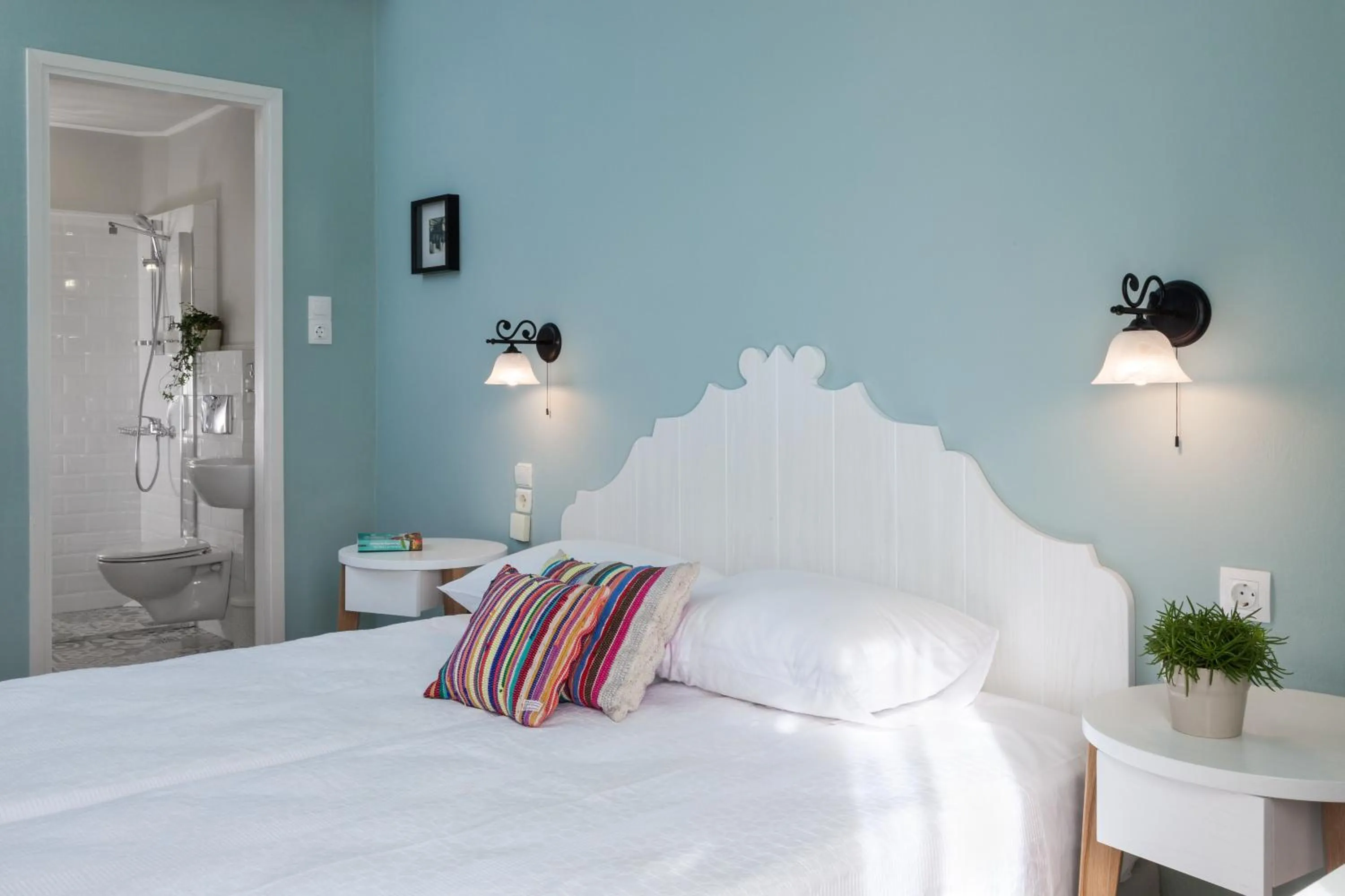 Bed in 7 Brothers Hotel