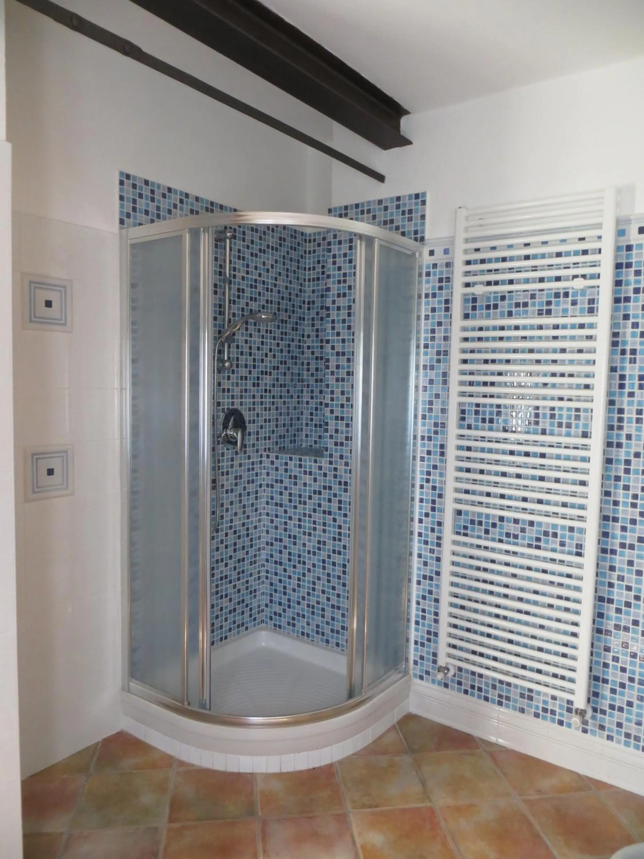 Shower in La Bella Dormiente B&B