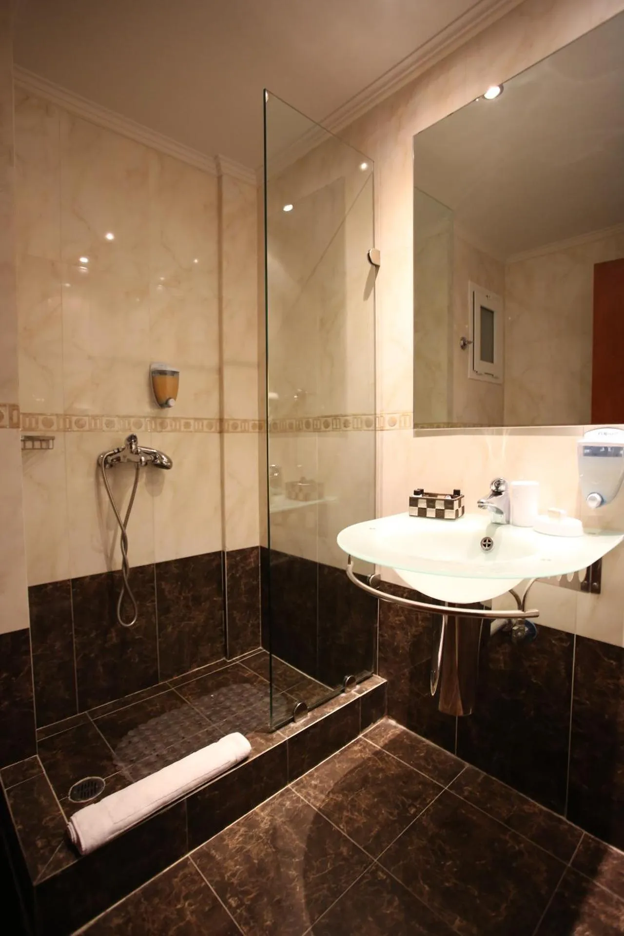 Bathroom in Anastazia Luxury Suites & Spa