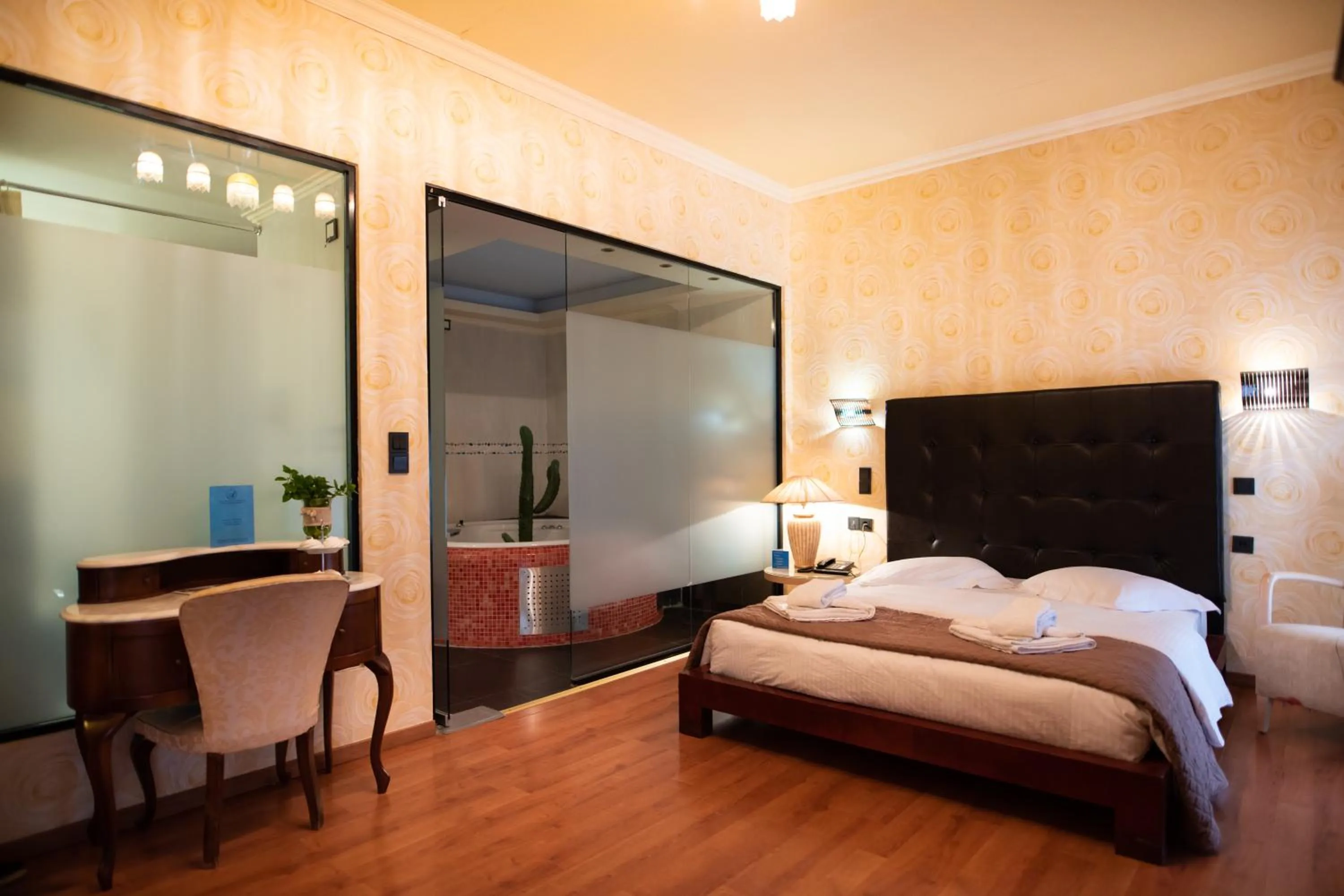 Bathroom, Bed in Anastazia Luxury Suites & Spa