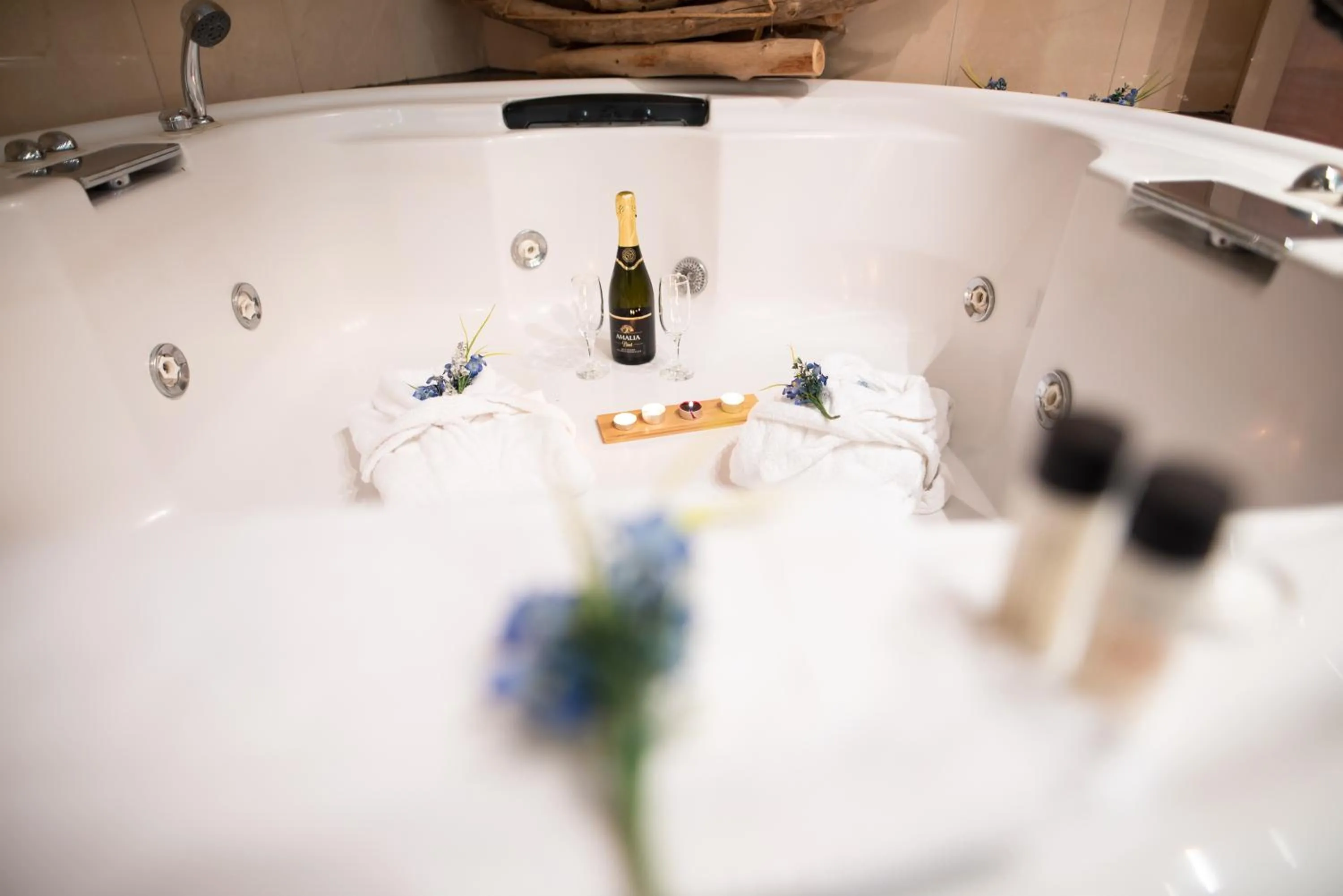 Massage in Anastazia Luxury Suites & Spa