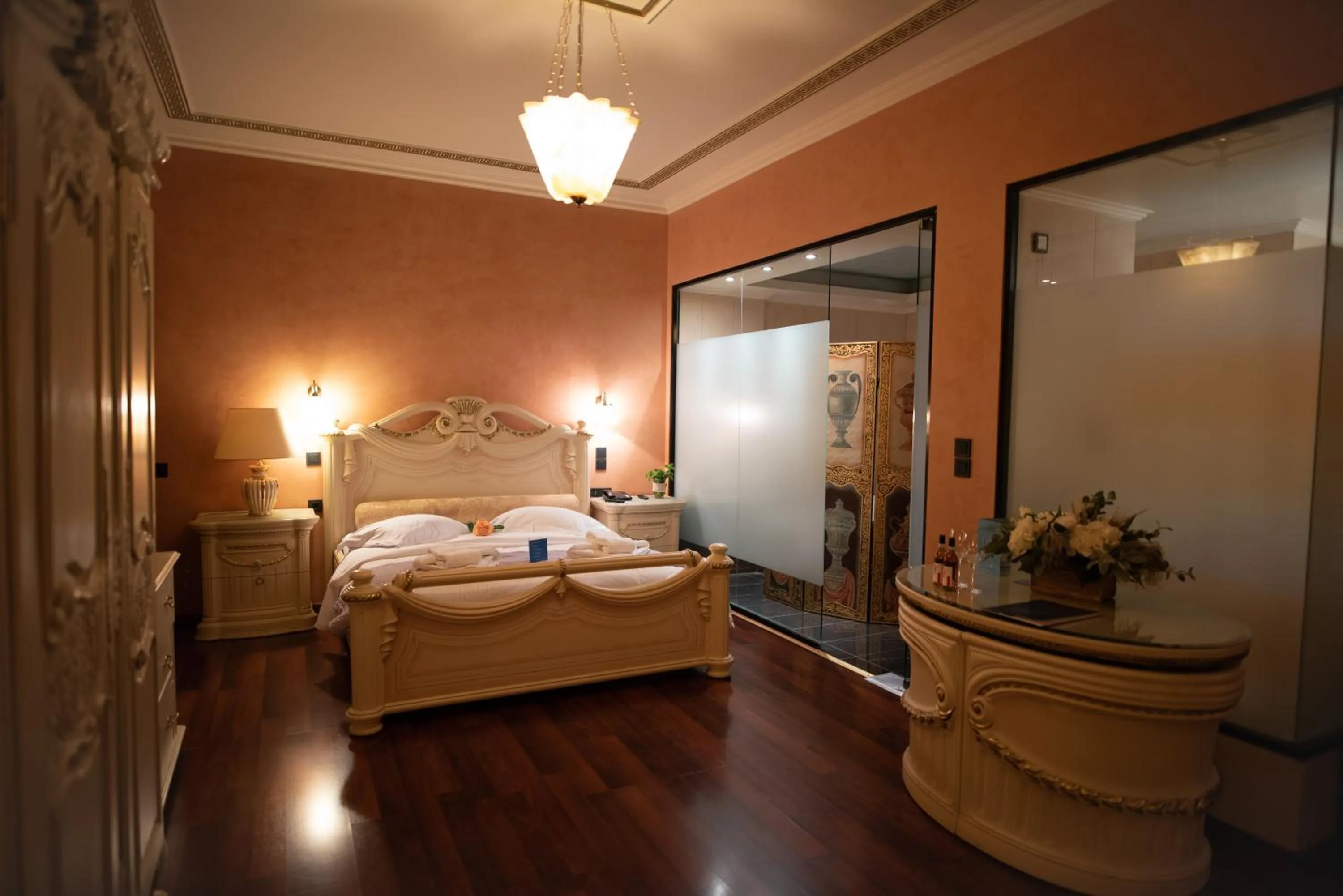 Bed in Anastazia Luxury Suites & Spa
