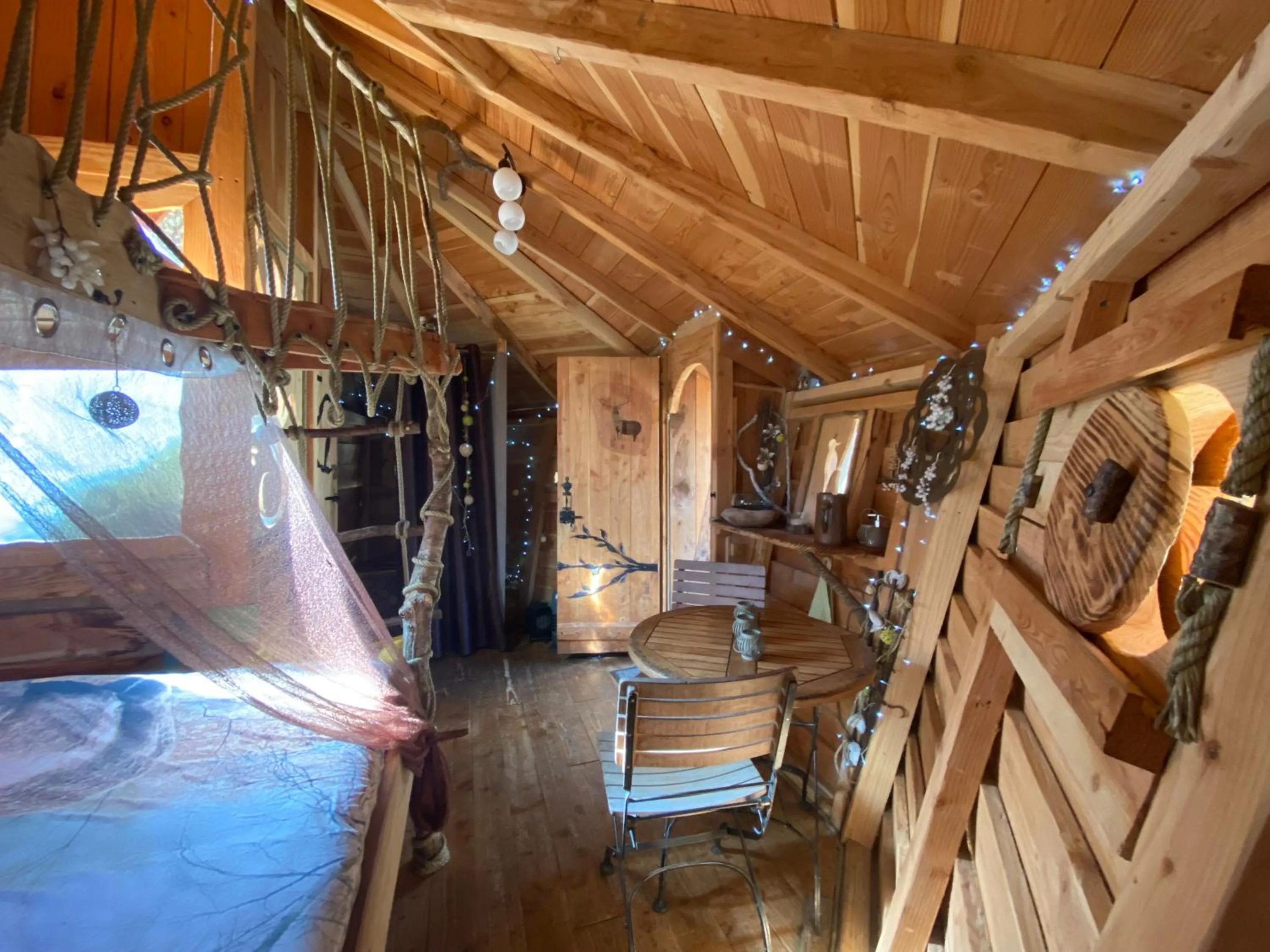 Photo of the whole room in Les Cabanes De Pyrene