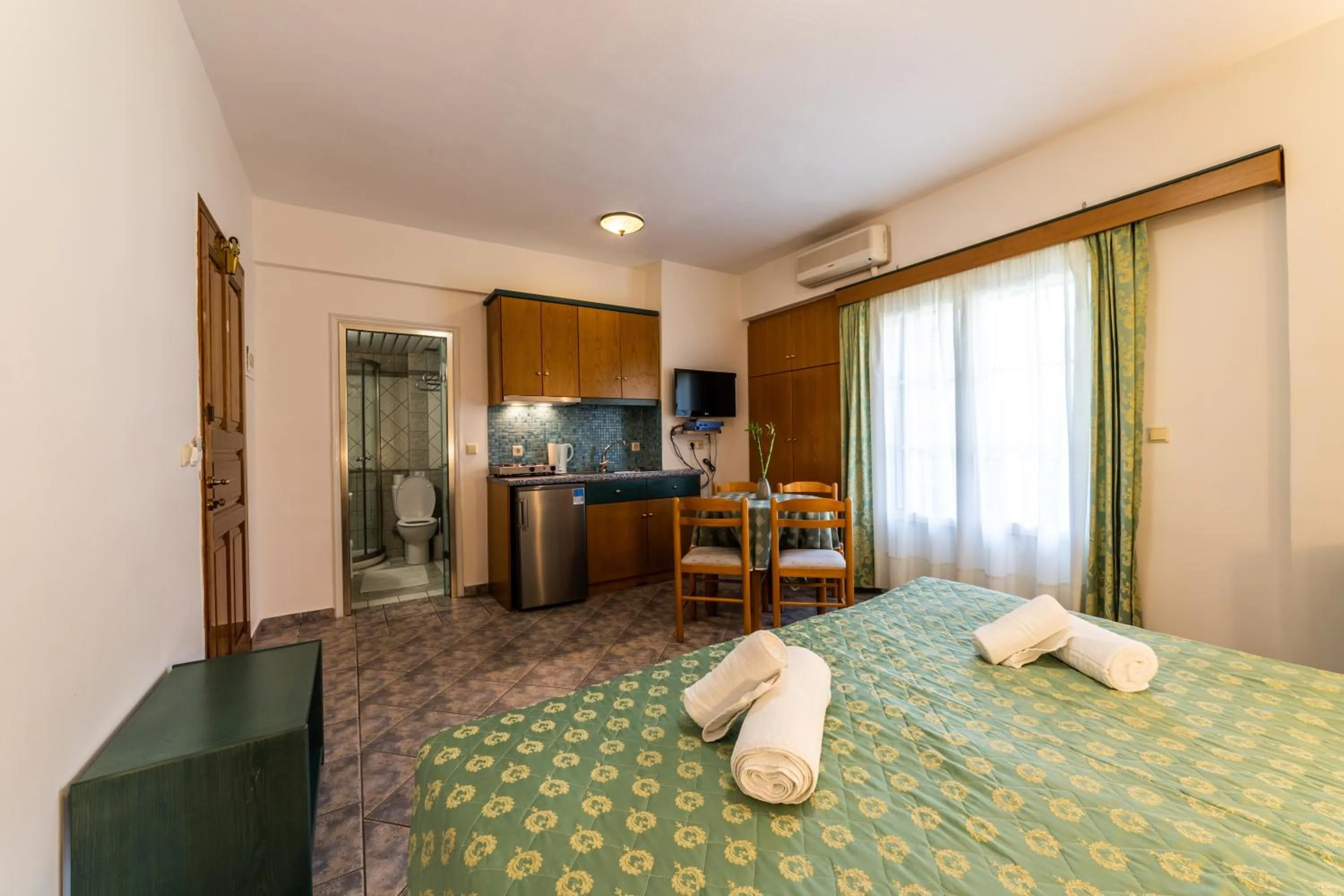 Photo of the whole room, Bed in Hotel Odeon