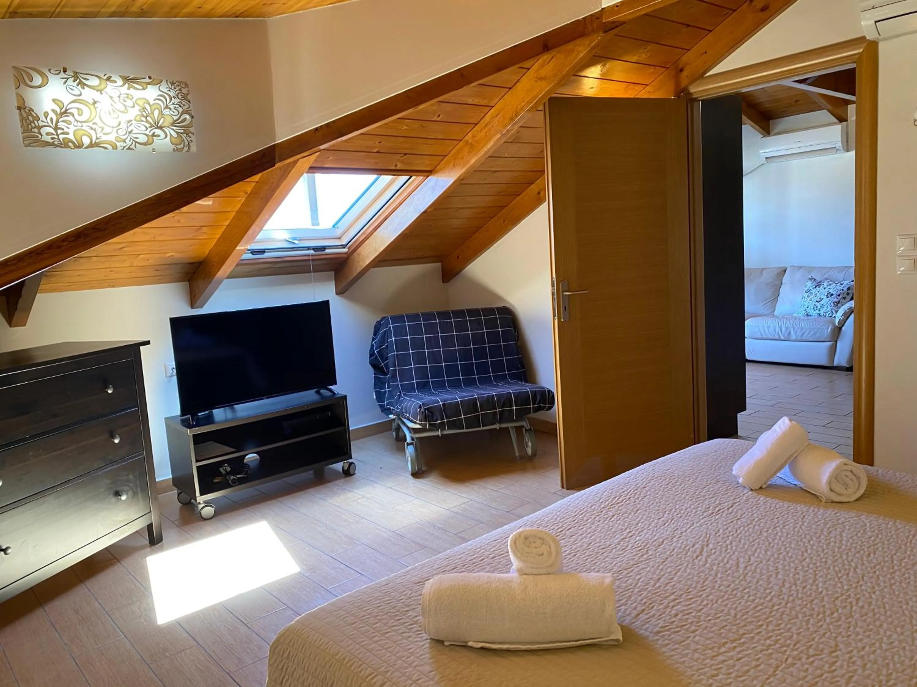 TV and multimedia, Bed in Hotel Odeon