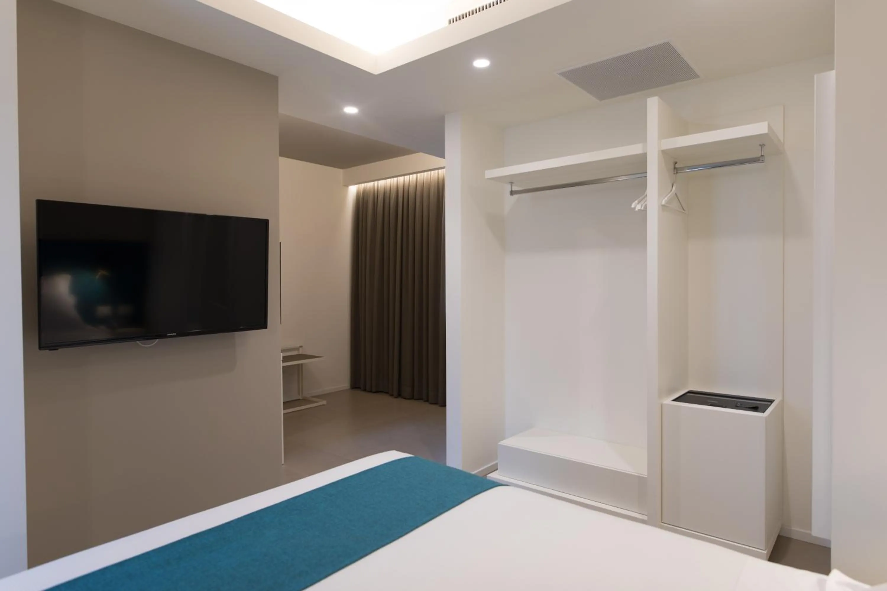 Photo of the whole room, Bed in Airone City Hotel