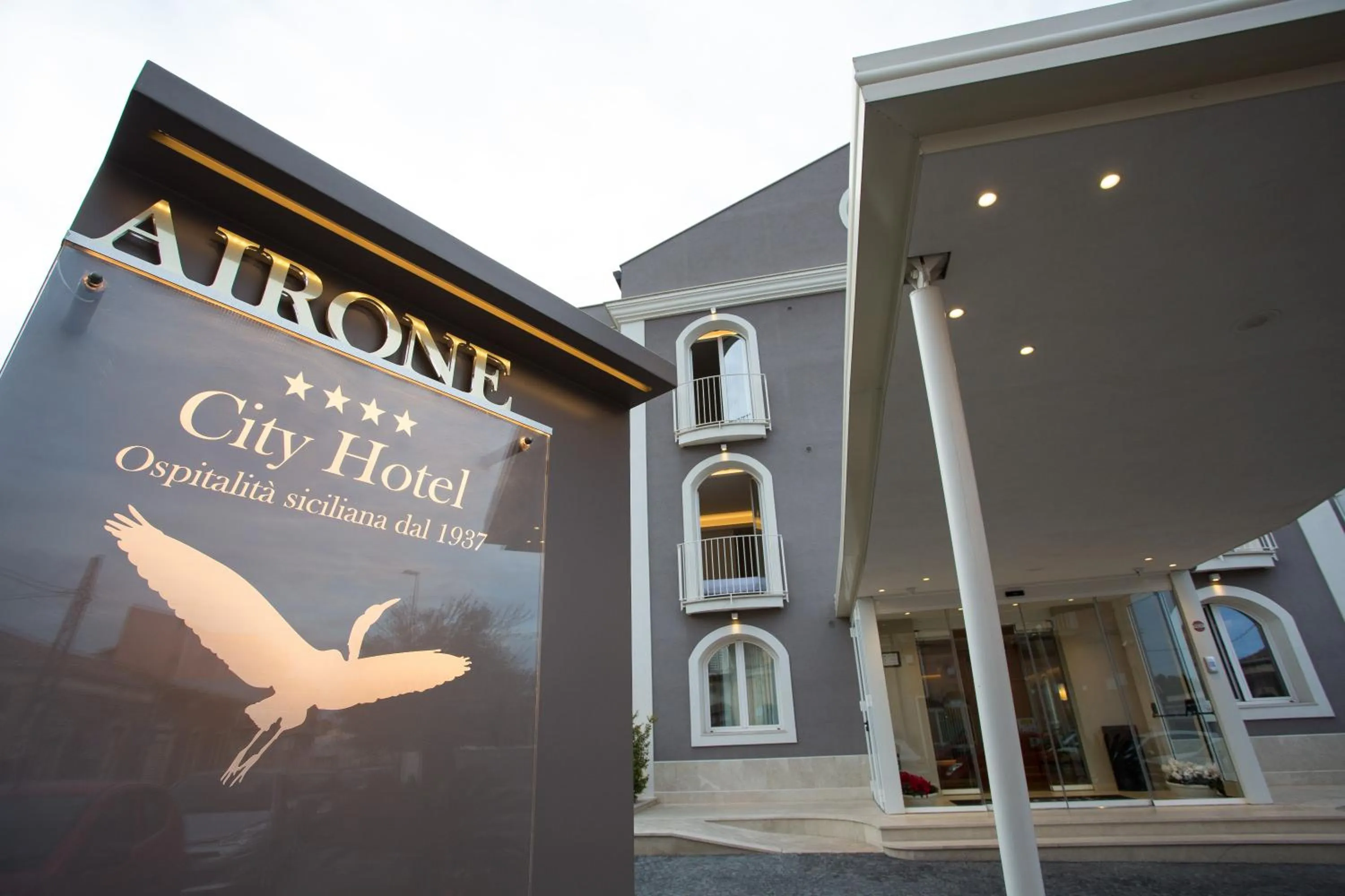 Facade/entrance in Airone City Hotel