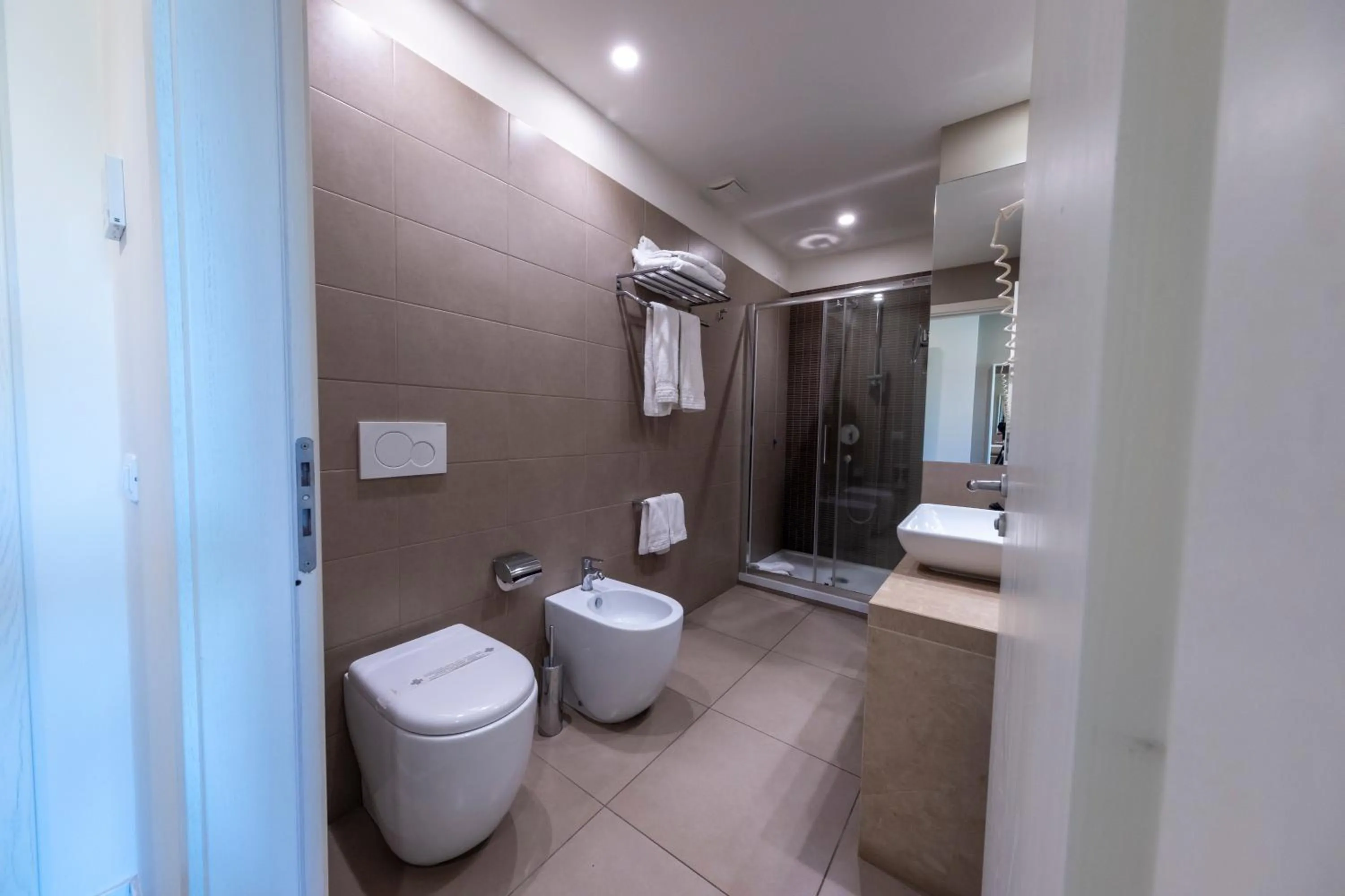 Bathroom in Airone City Hotel