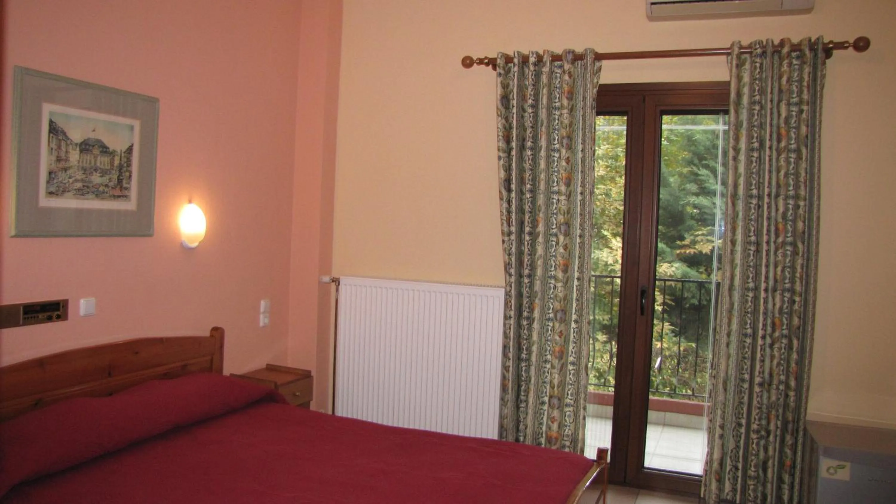 Photo of the whole room, Bed in Spanias Hotel