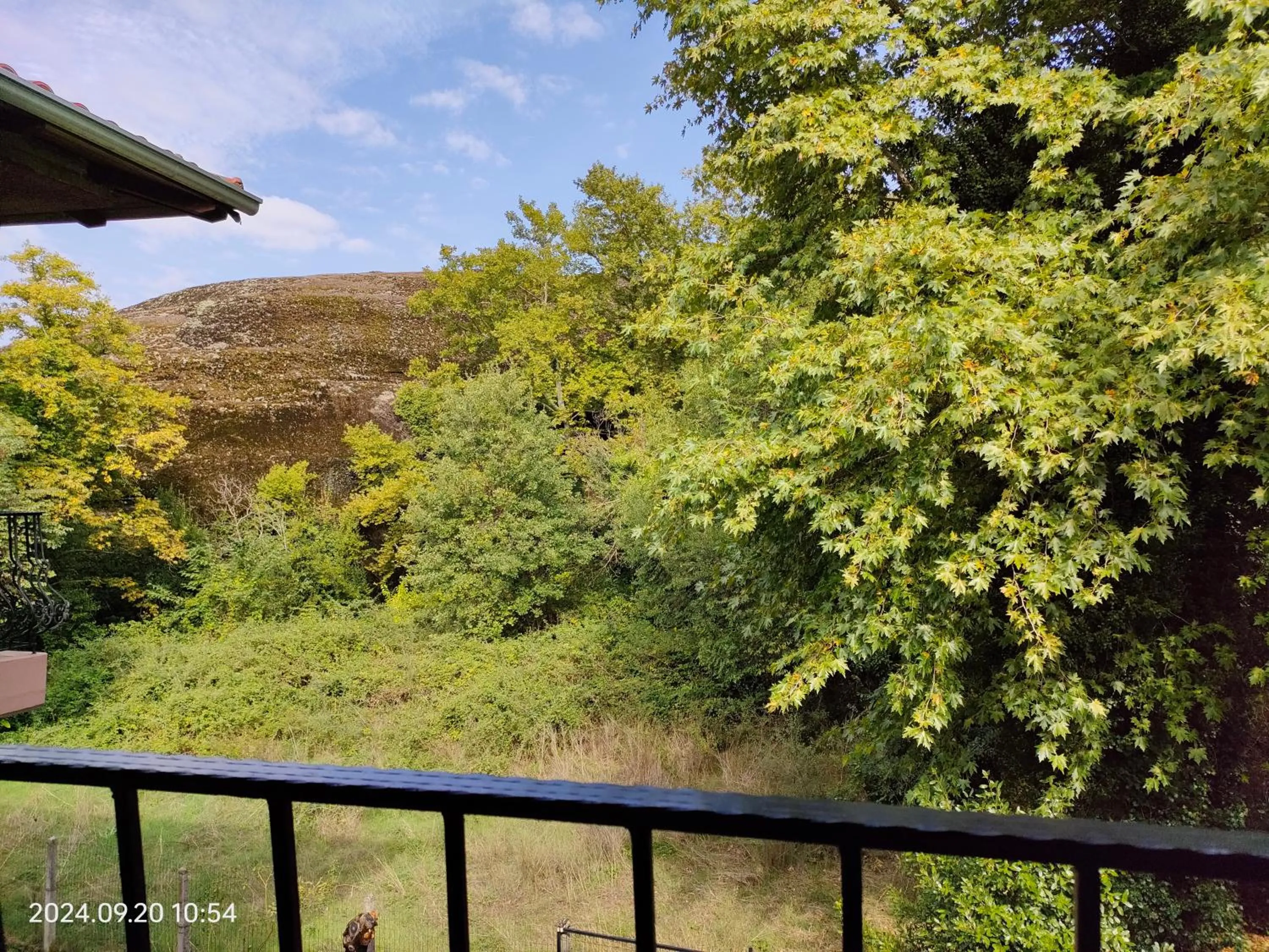 Inner courtyard view in Spanias Hotel