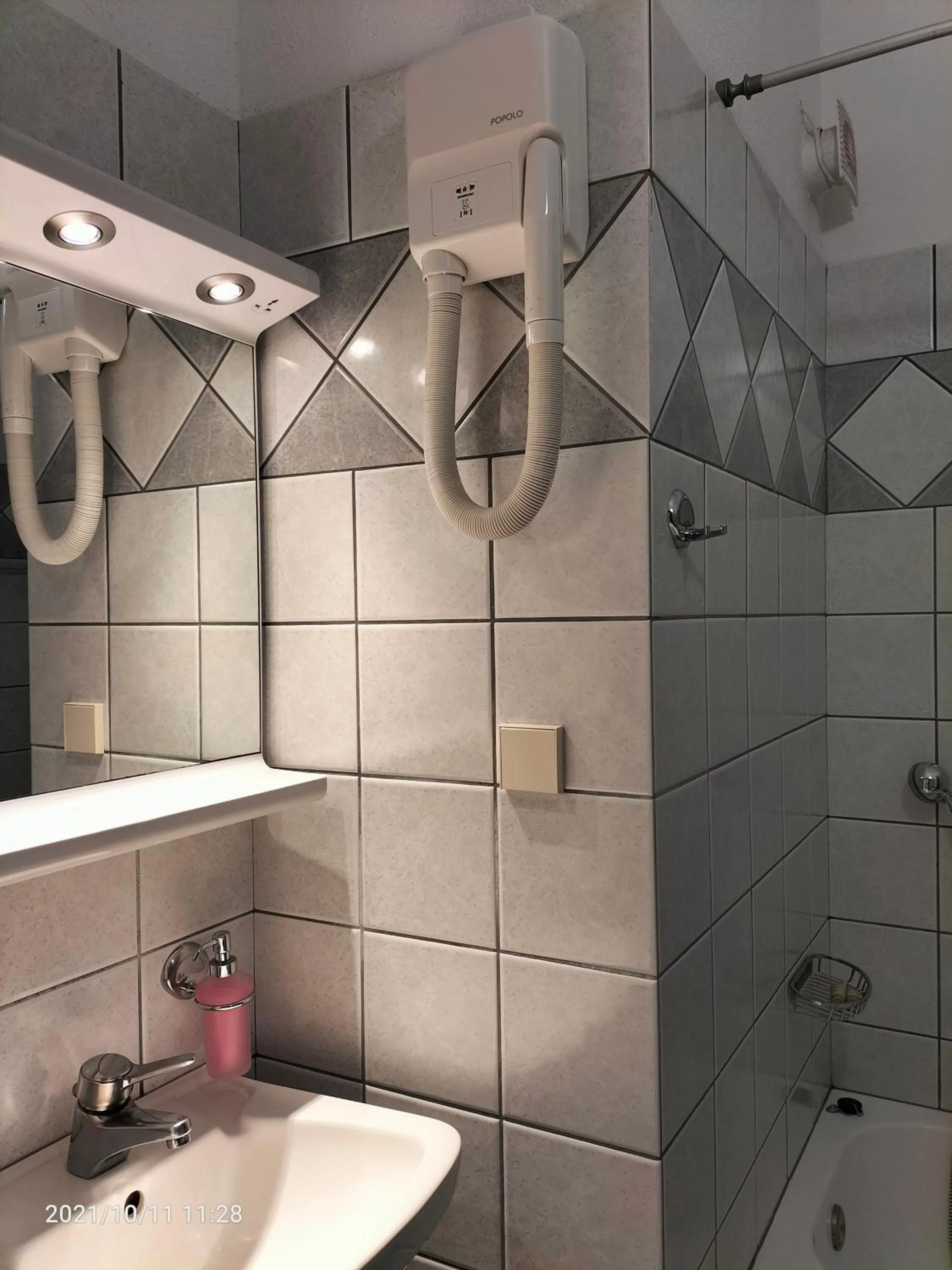 Bathroom in Spanias Hotel