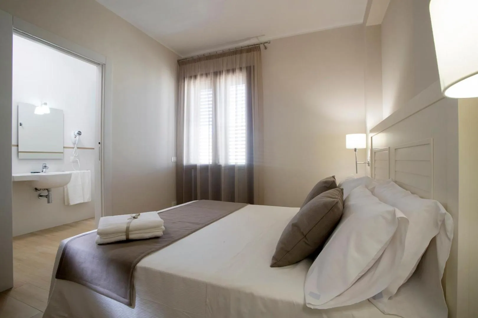 Property building, Bed in Nesea Bed and Breakfast