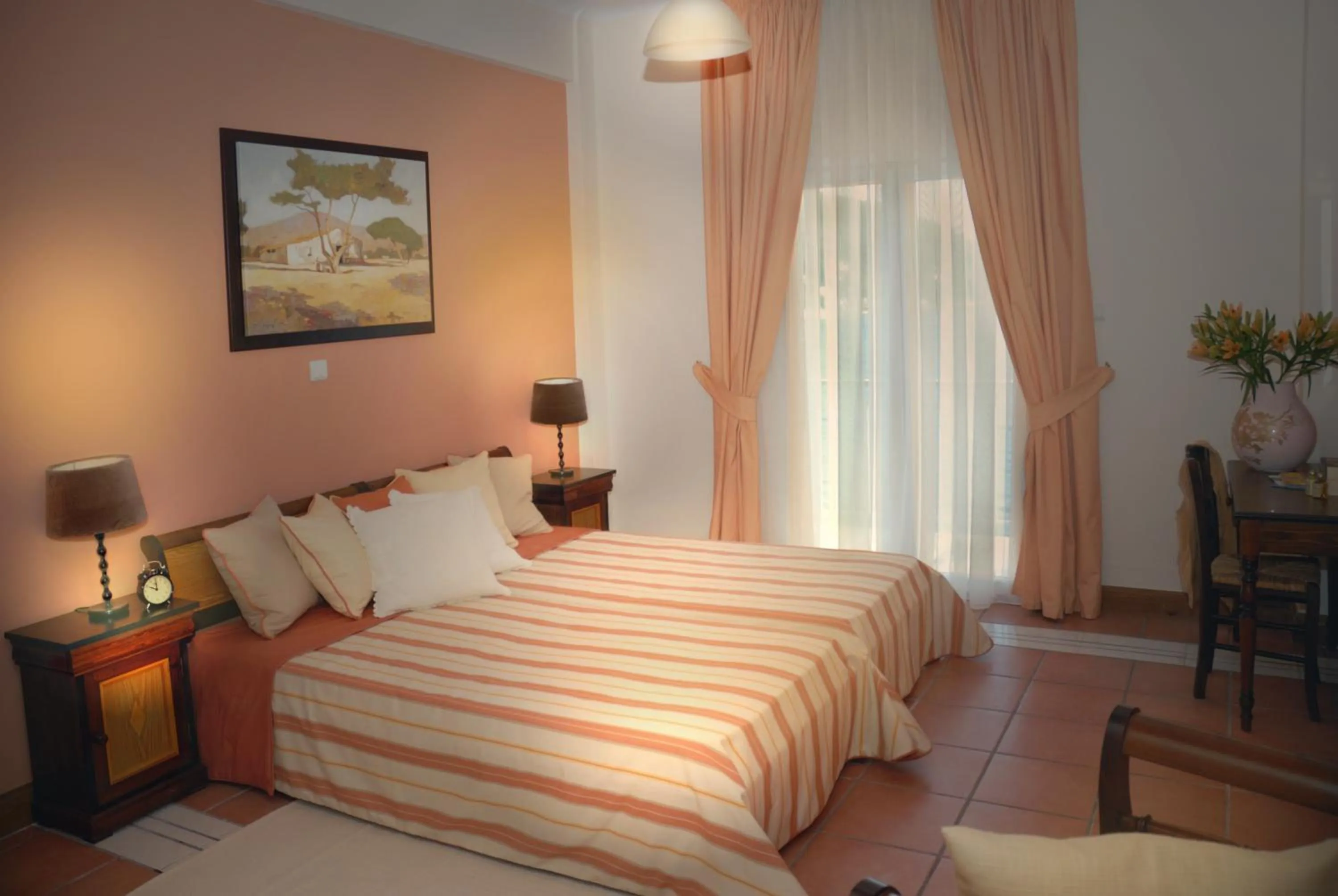 Bedroom, Bed in Golden View