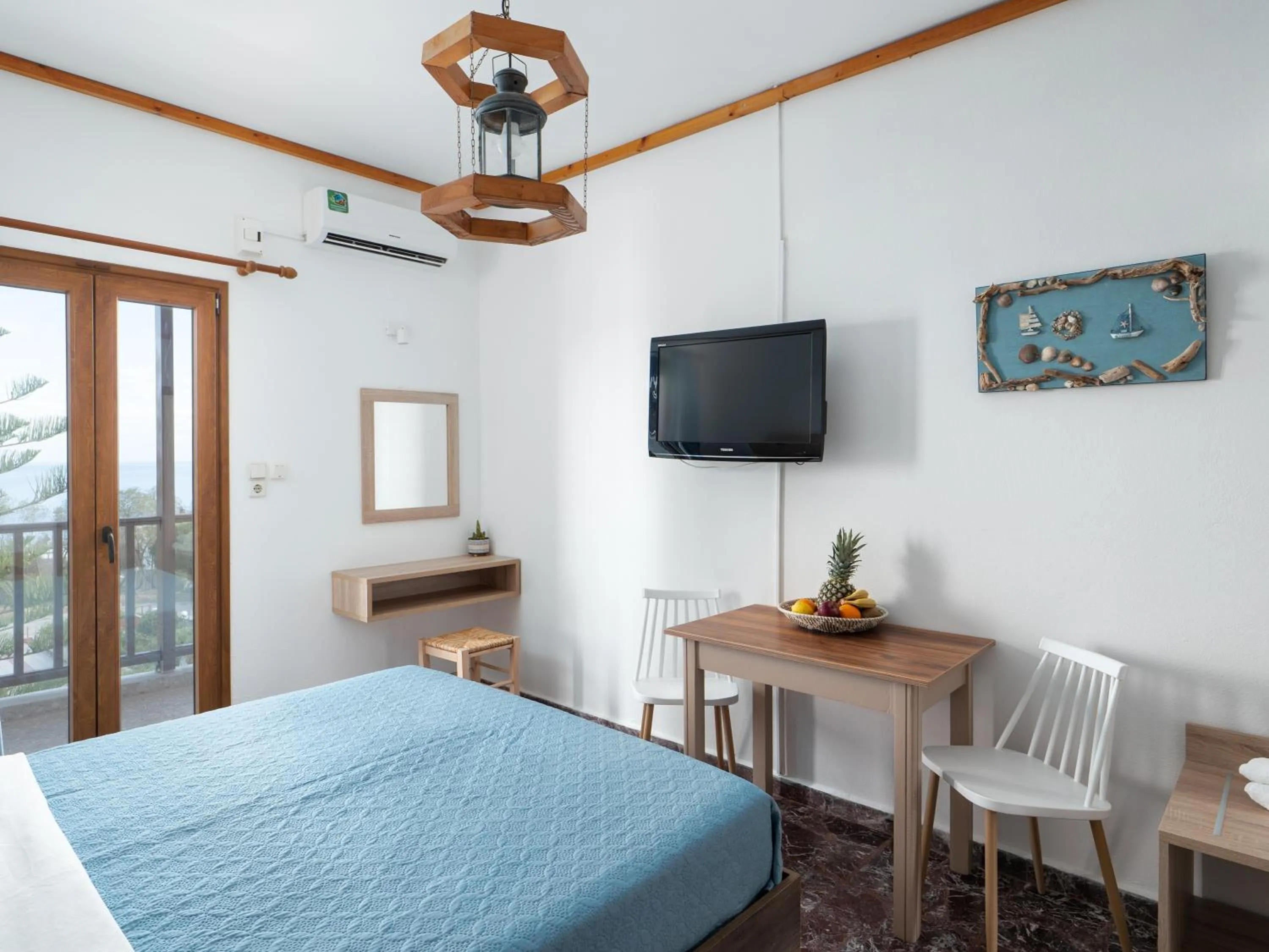 Bed in Spiros-Soula Family Hotel & Apartments