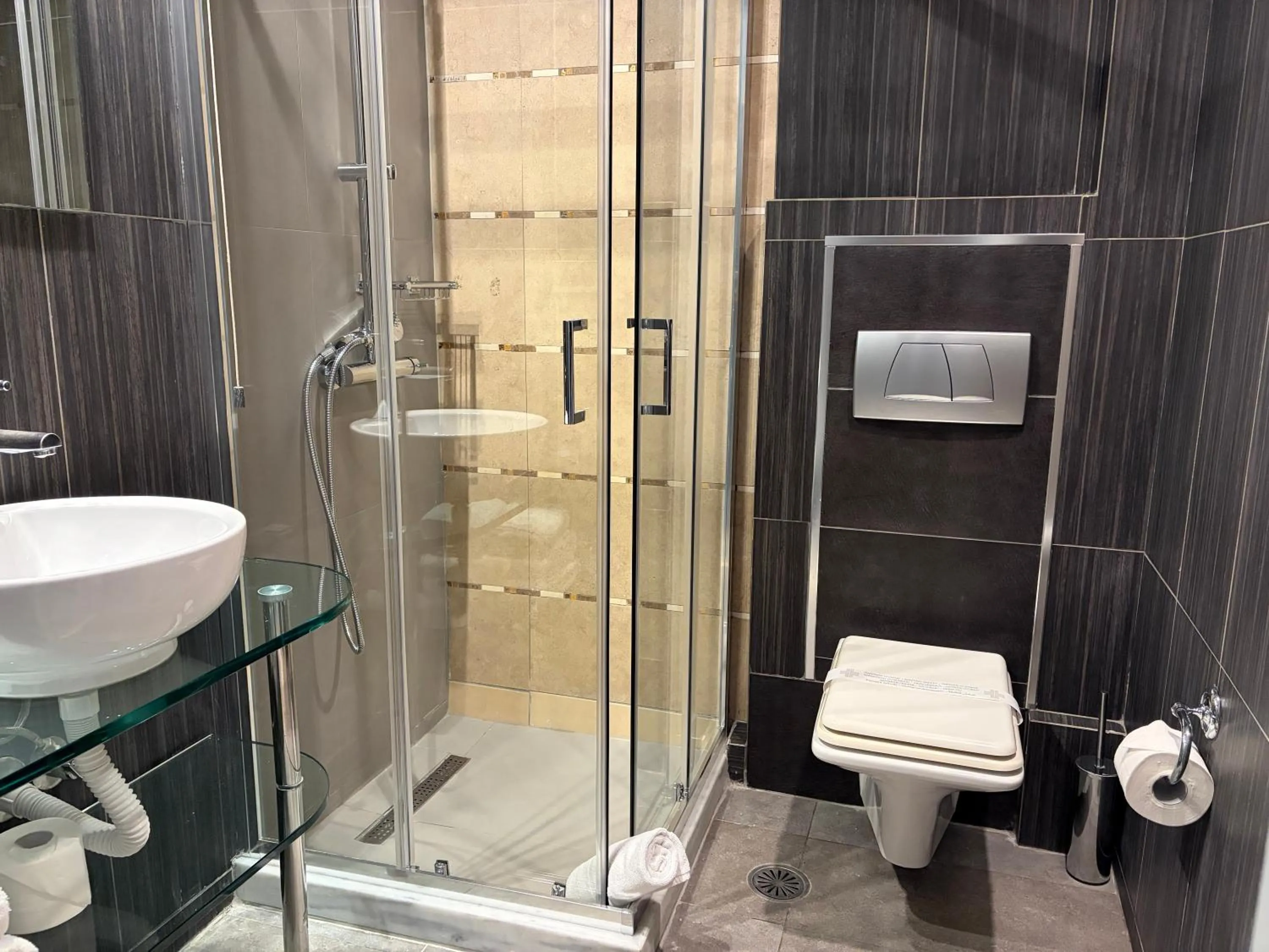 Shower in Comfy Boutique Hotel