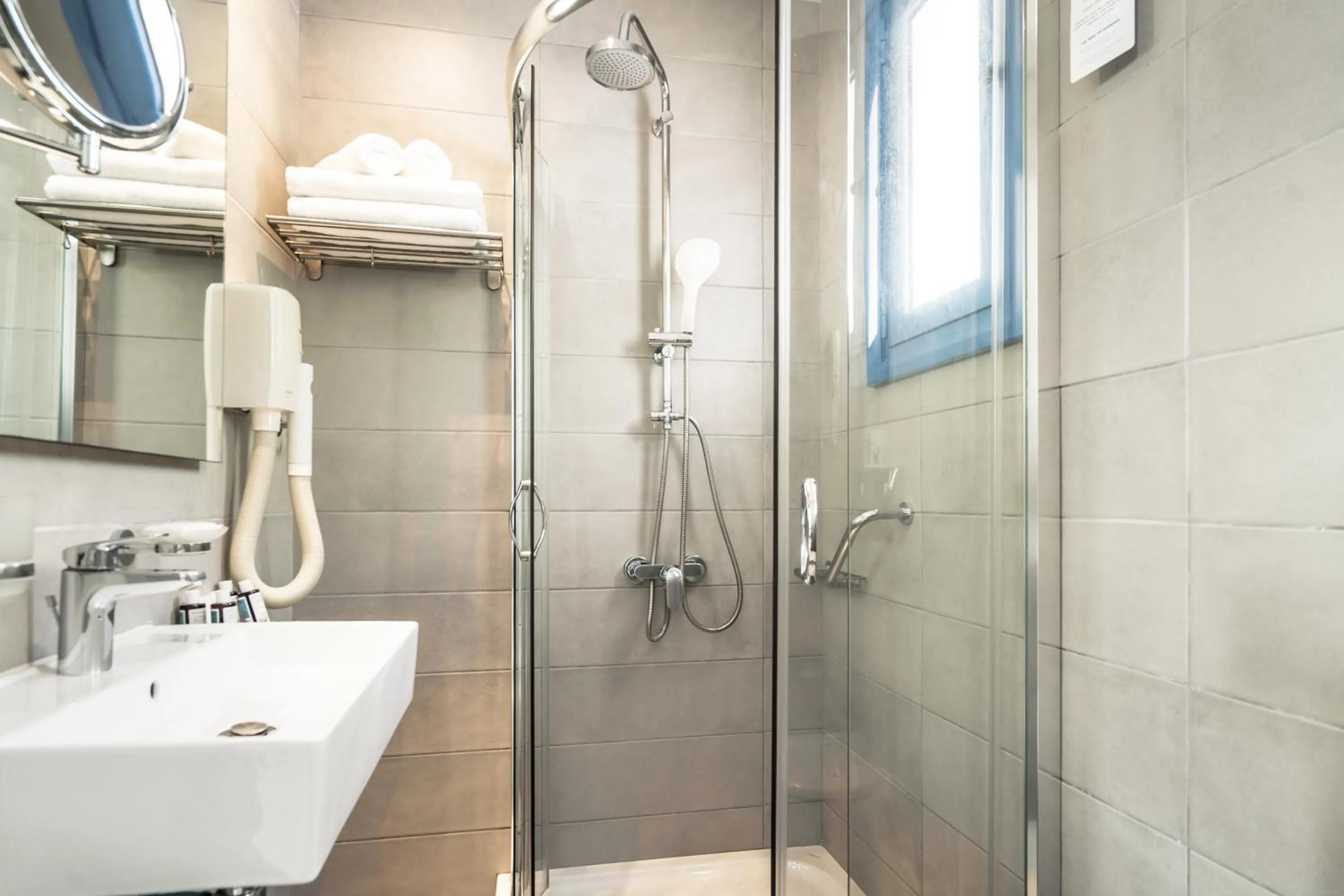 Porto Galini Seaside Resort & Spa