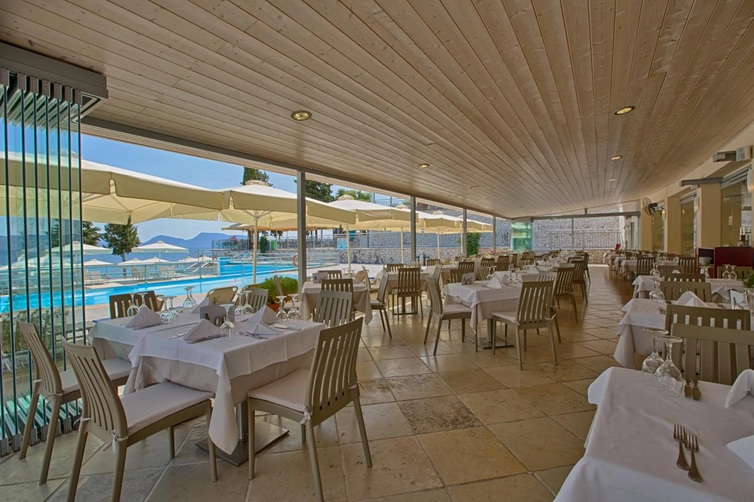 Restaurant/places to eat in Porto Galini Seaside Resort & Spa