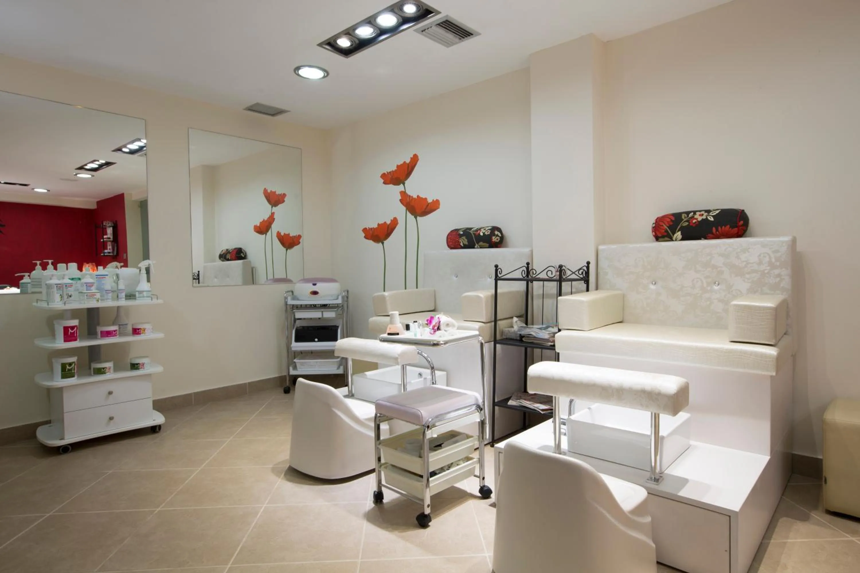 Spa and wellness centre/facilities in Porto Galini Seaside Resort & Spa