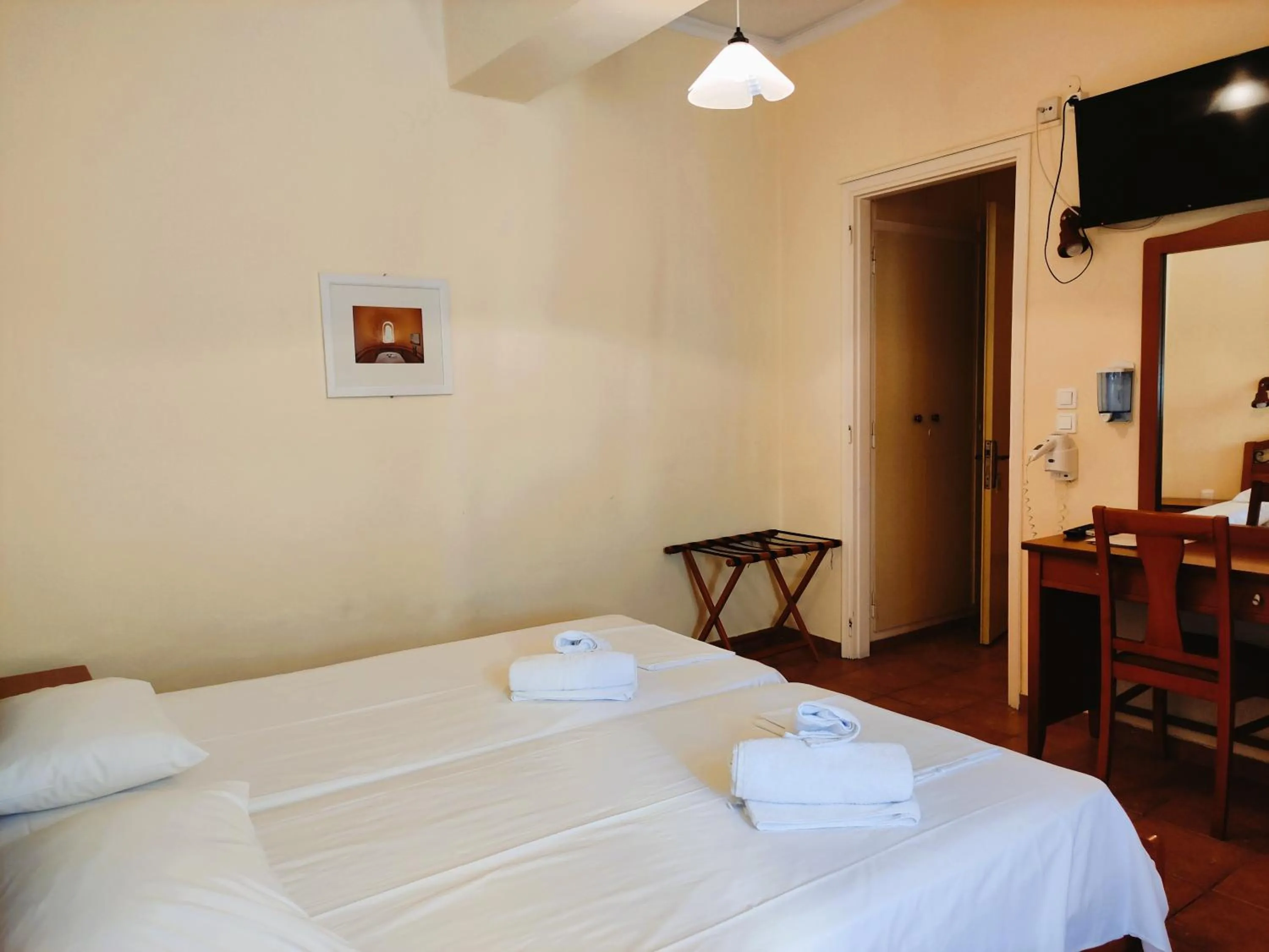 Photo of the whole room, Bed in A Hotel Faros