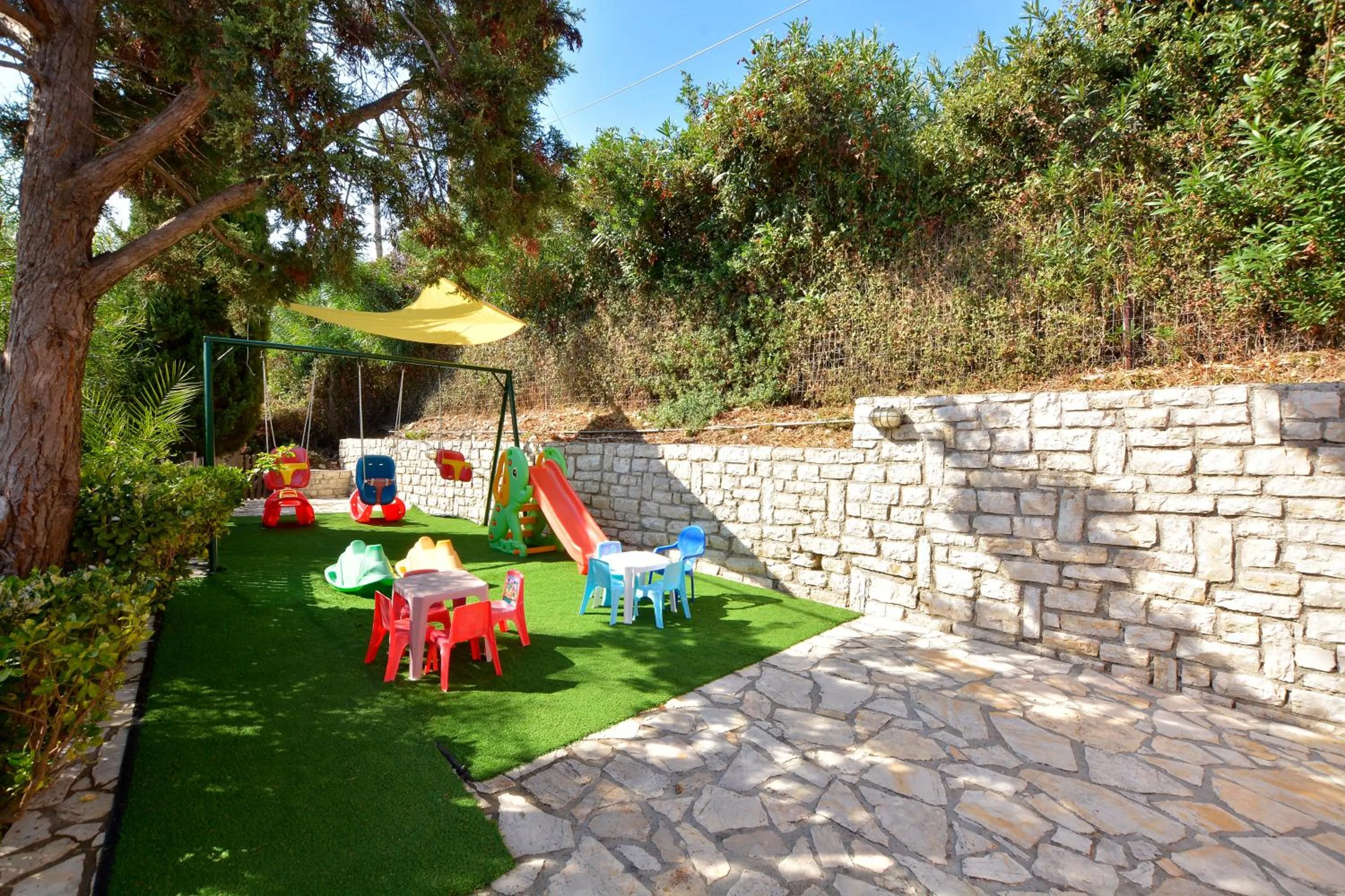 Garden in Lido Corfu Sun Hotel 4 Stars All-inclusive