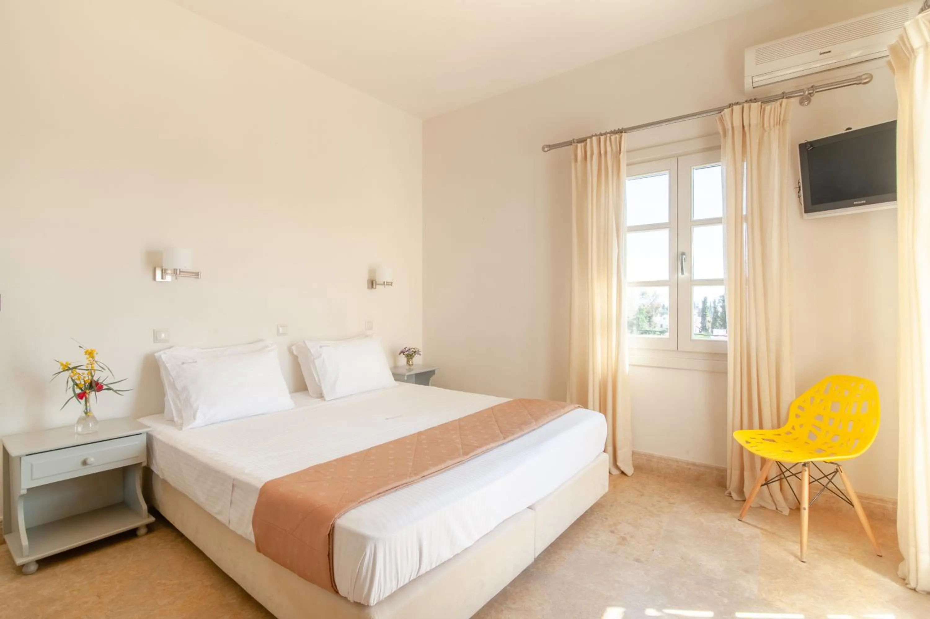 Double or Twin Room with Window in Mimoza