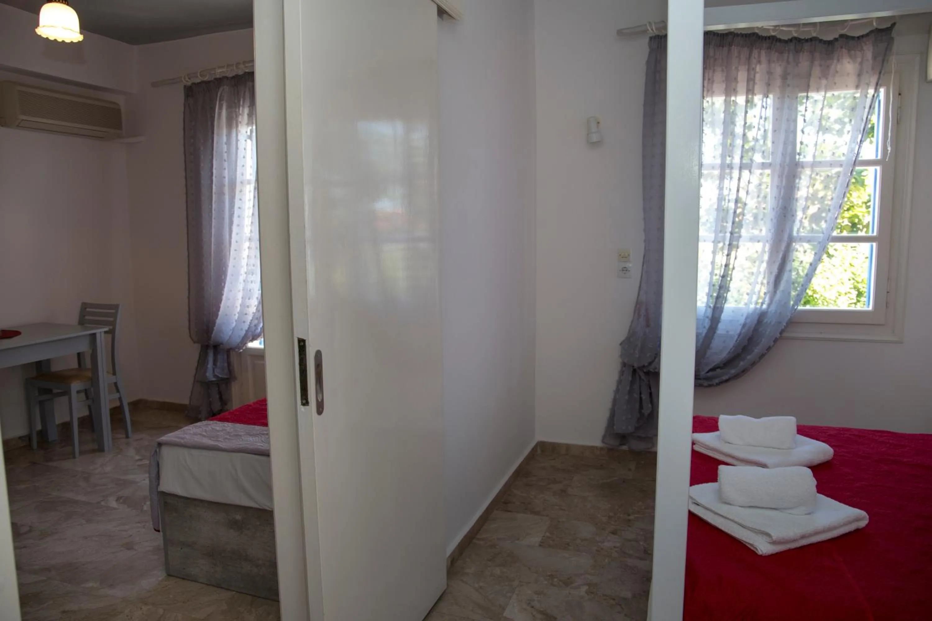 Area and facilities, Bed in Bay's