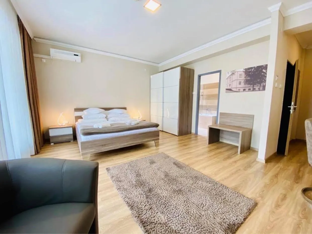 Bedroom, Bed in Fenyves Szálloda és Konferencia-Központ