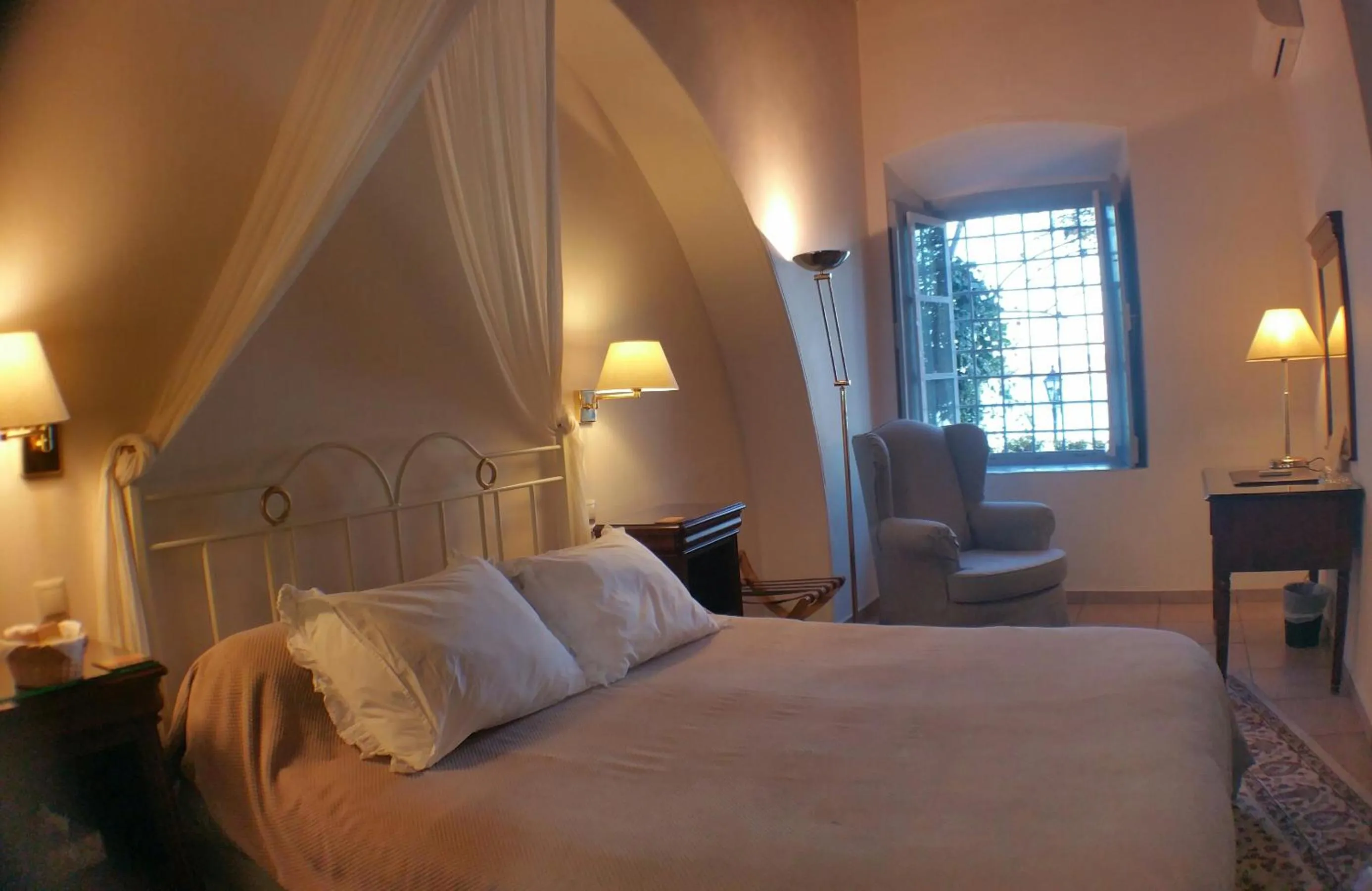 Day, Bed in Economou Mansion