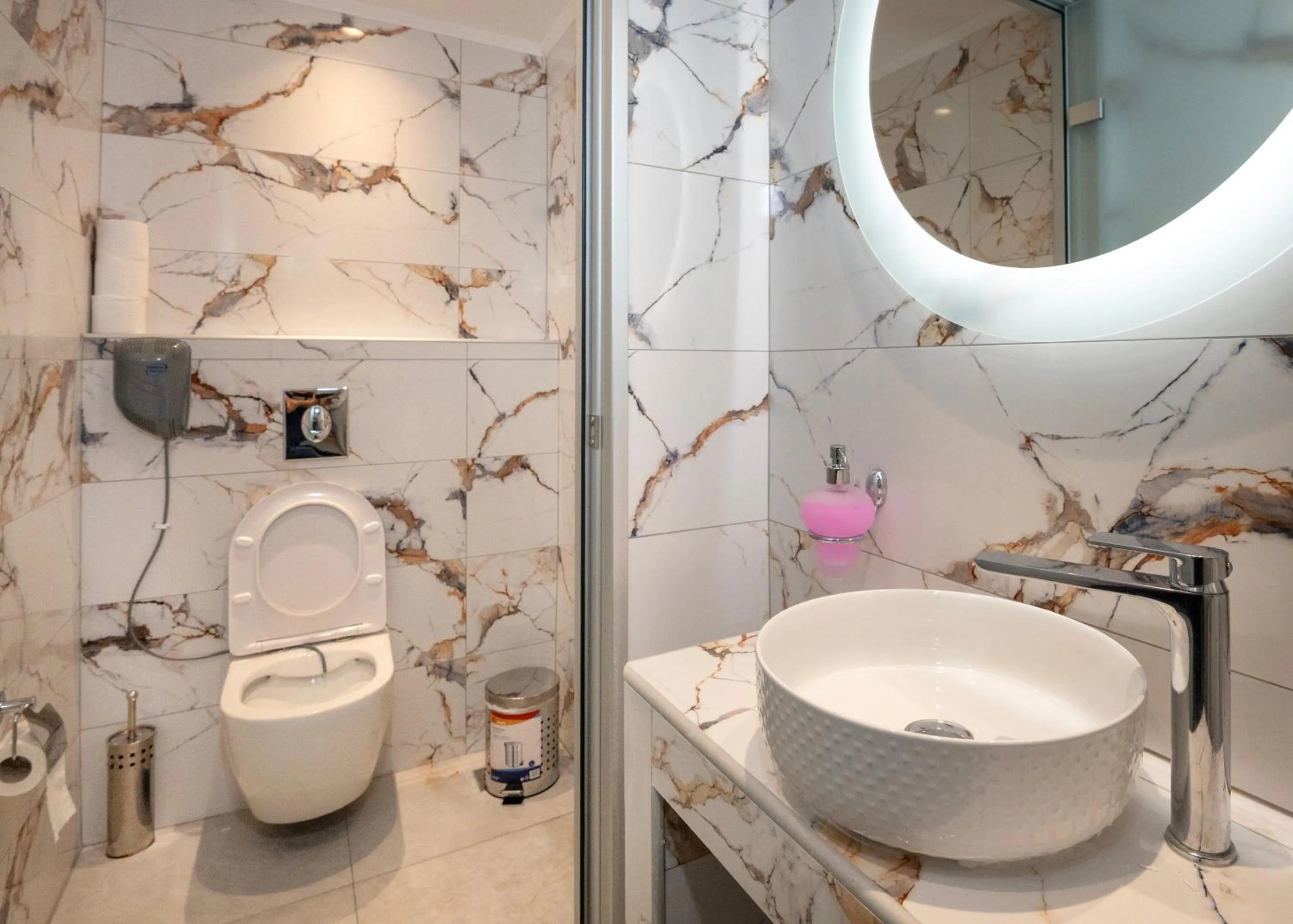 Communal lounge/ TV room in Creta Mare Hotel