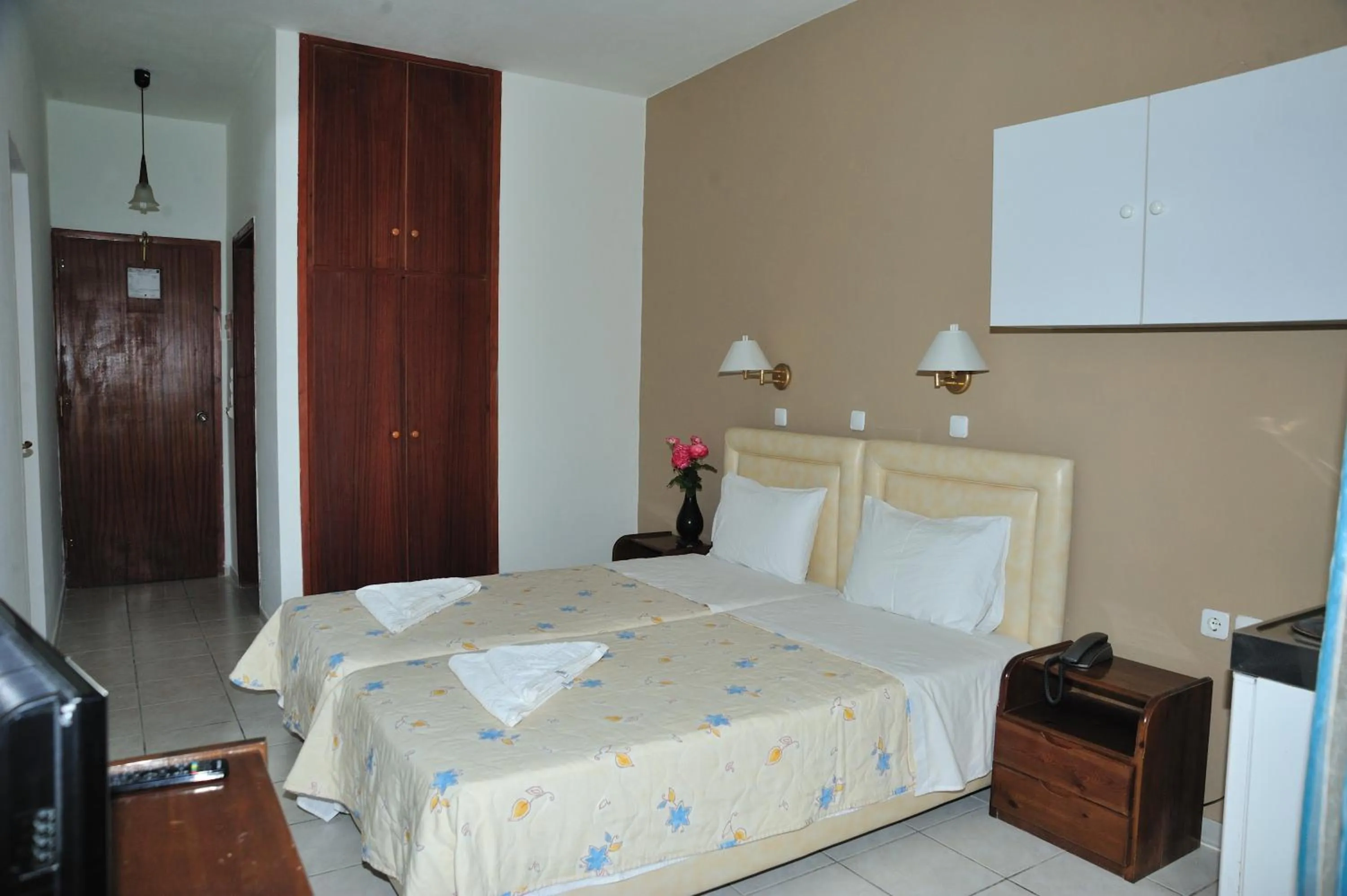 Photo of the whole room, Bed in Creta Mare Hotel