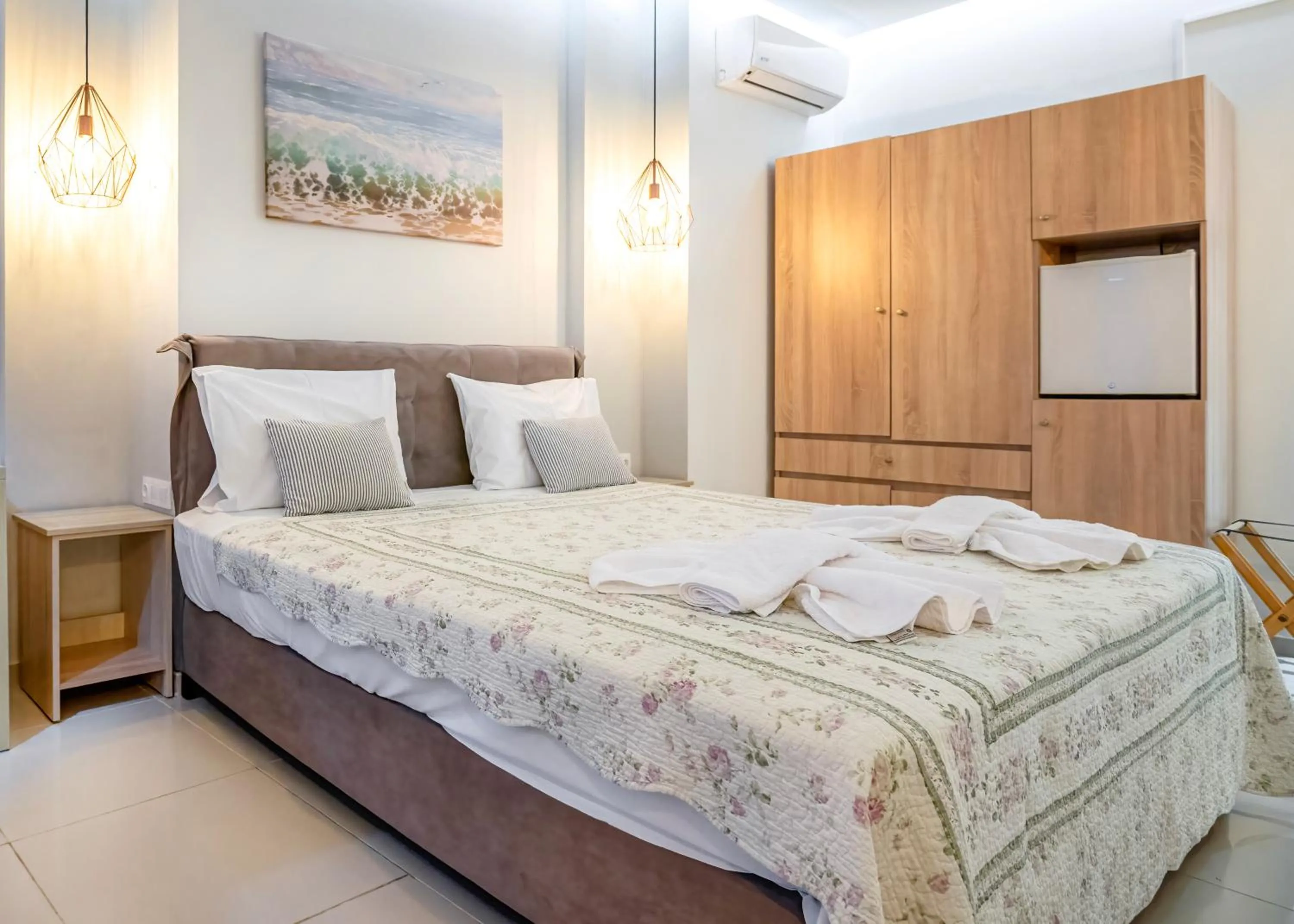 Photo of the whole room, Bed in Creta Mare Hotel