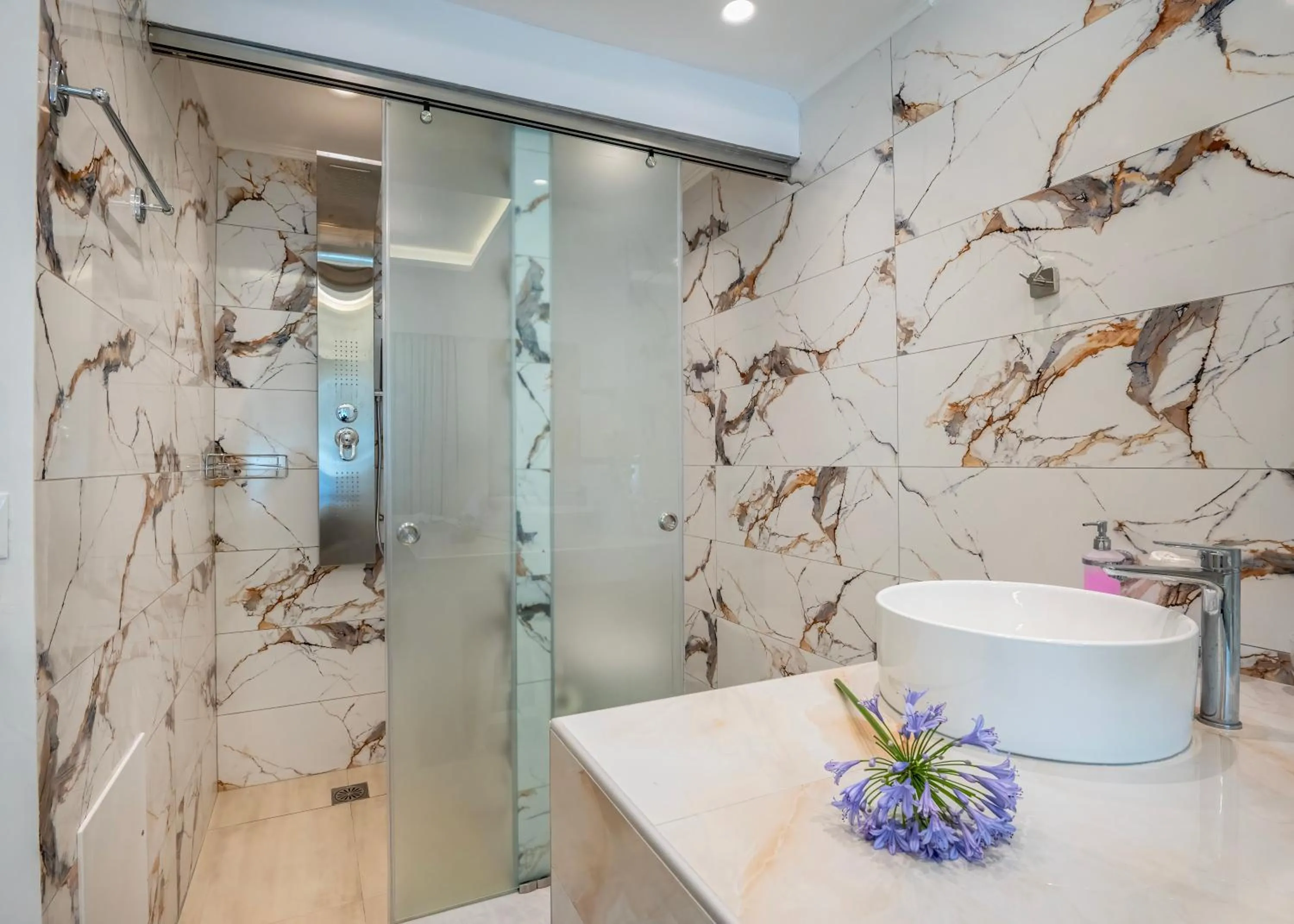 Shower in Creta Mare Hotel