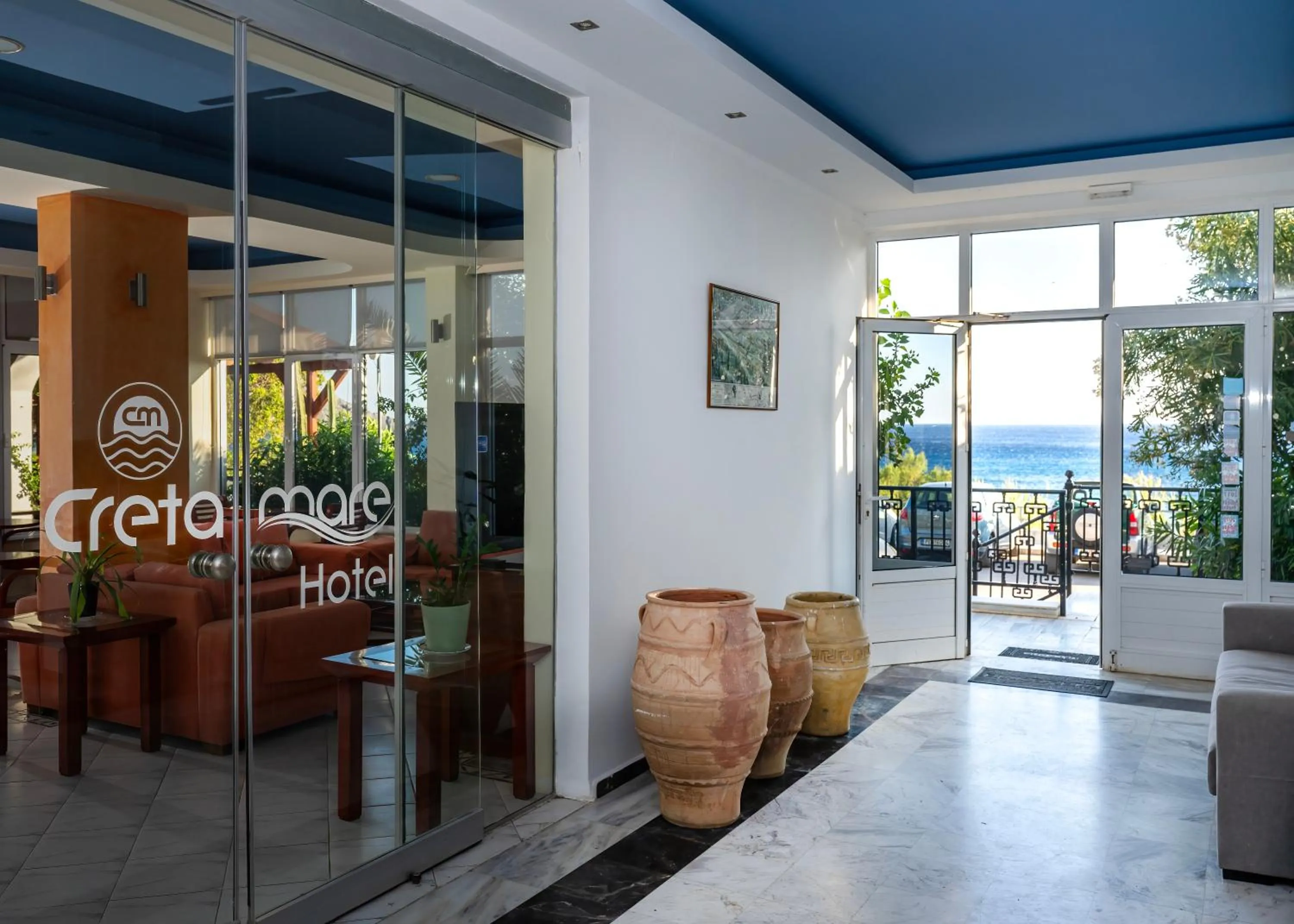 Living room in Creta Mare Hotel