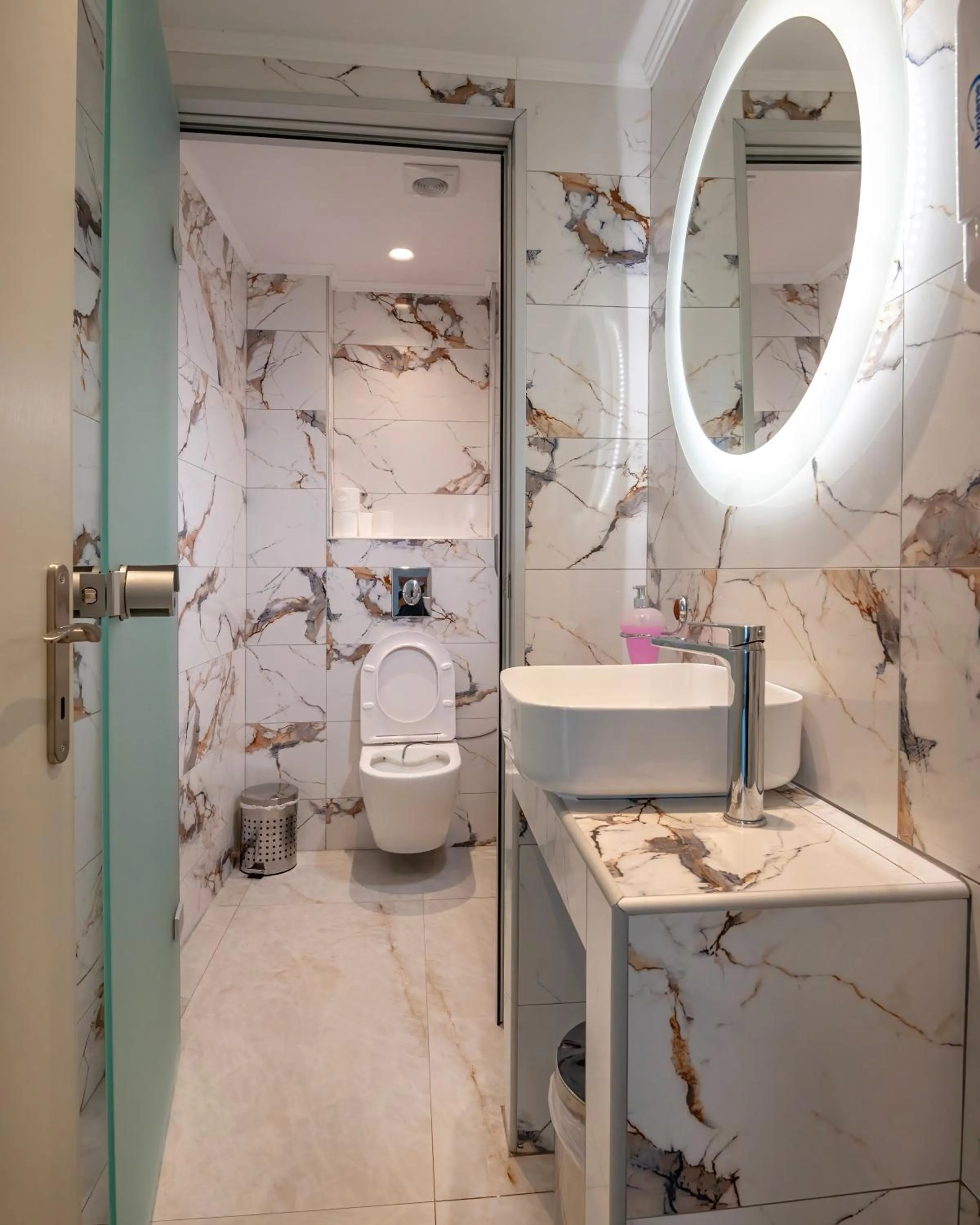 Toilet in Creta Mare Hotel