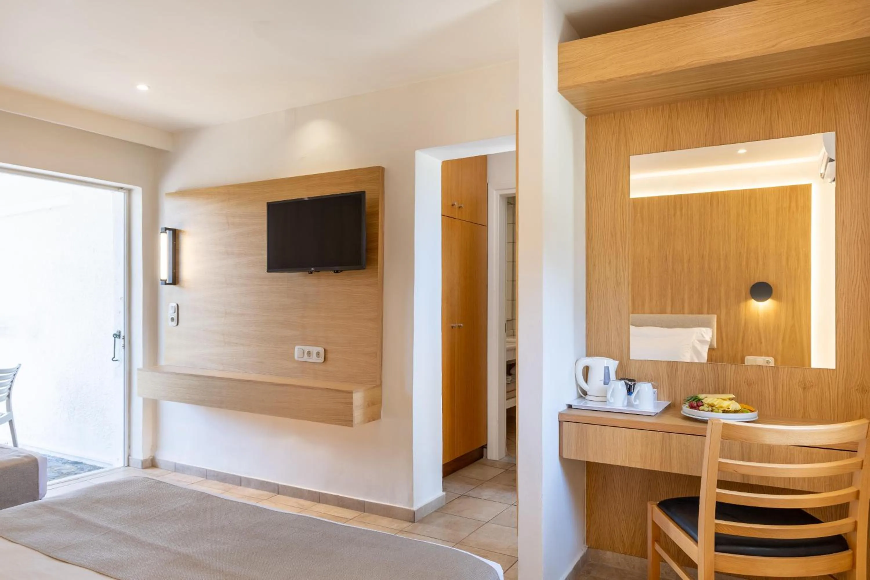 Photo of the whole room, Bed in Civitel Creta Beach