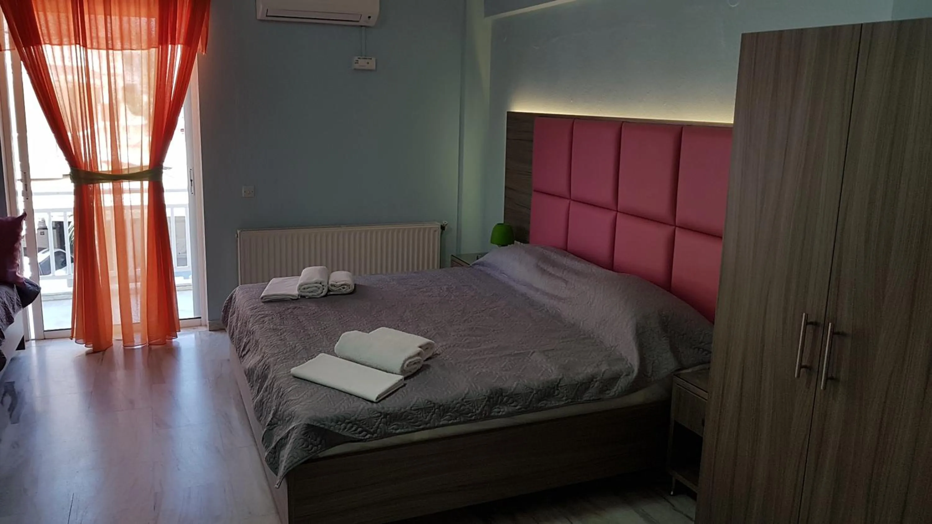 Bed in Hotel White Rose Beach