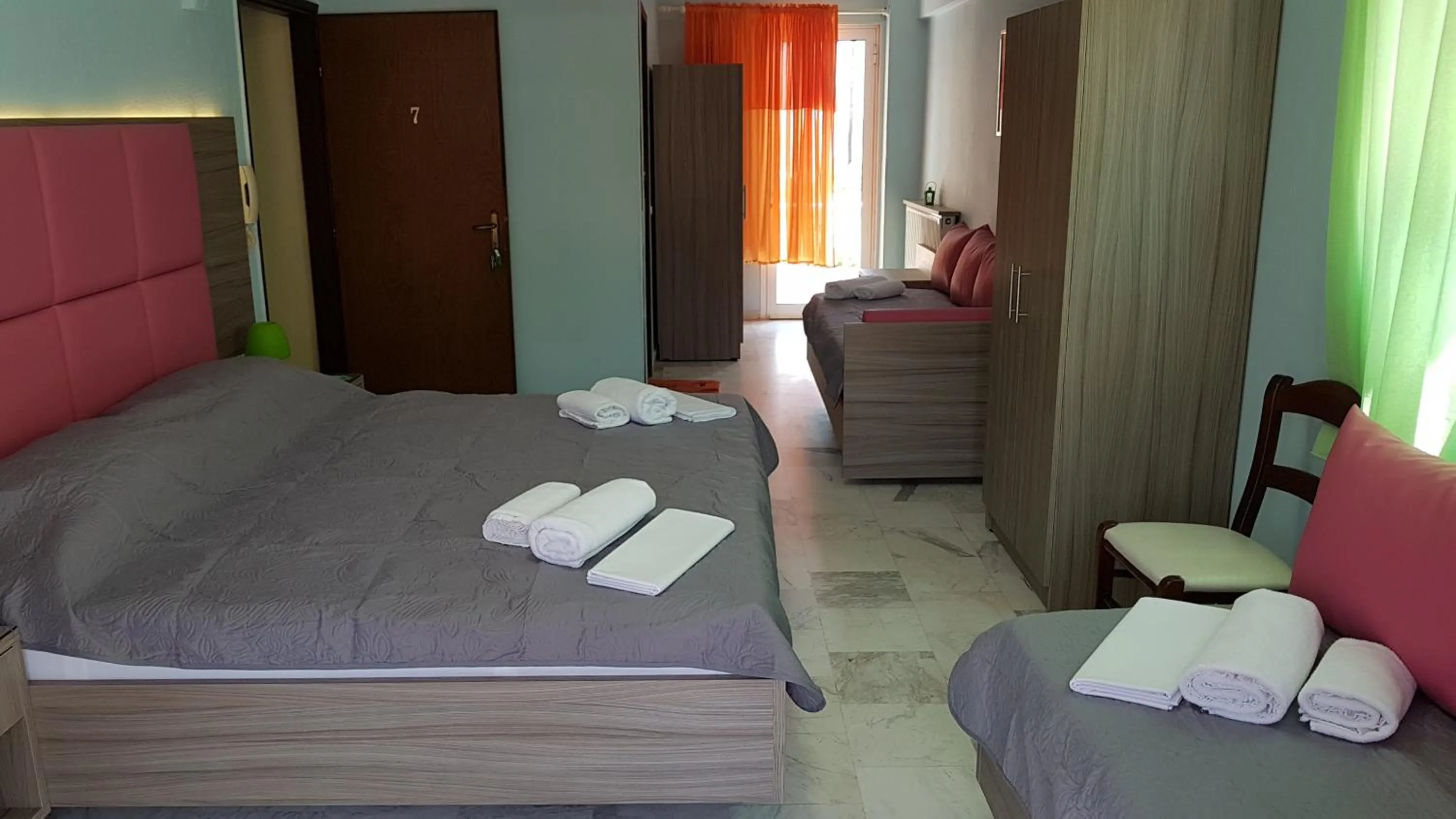 Bed in Hotel White Rose Beach