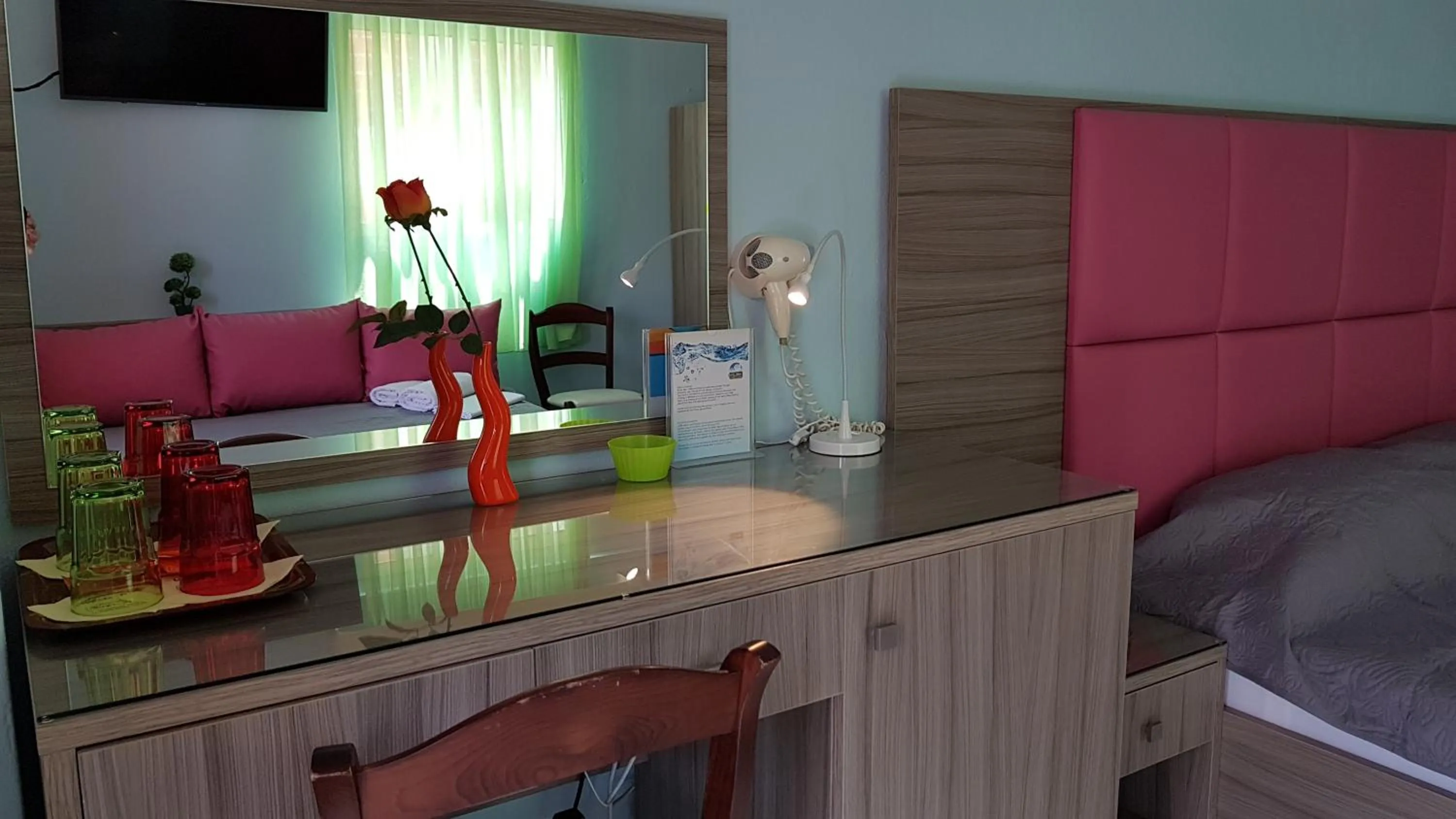 Bed in Hotel White Rose Beach