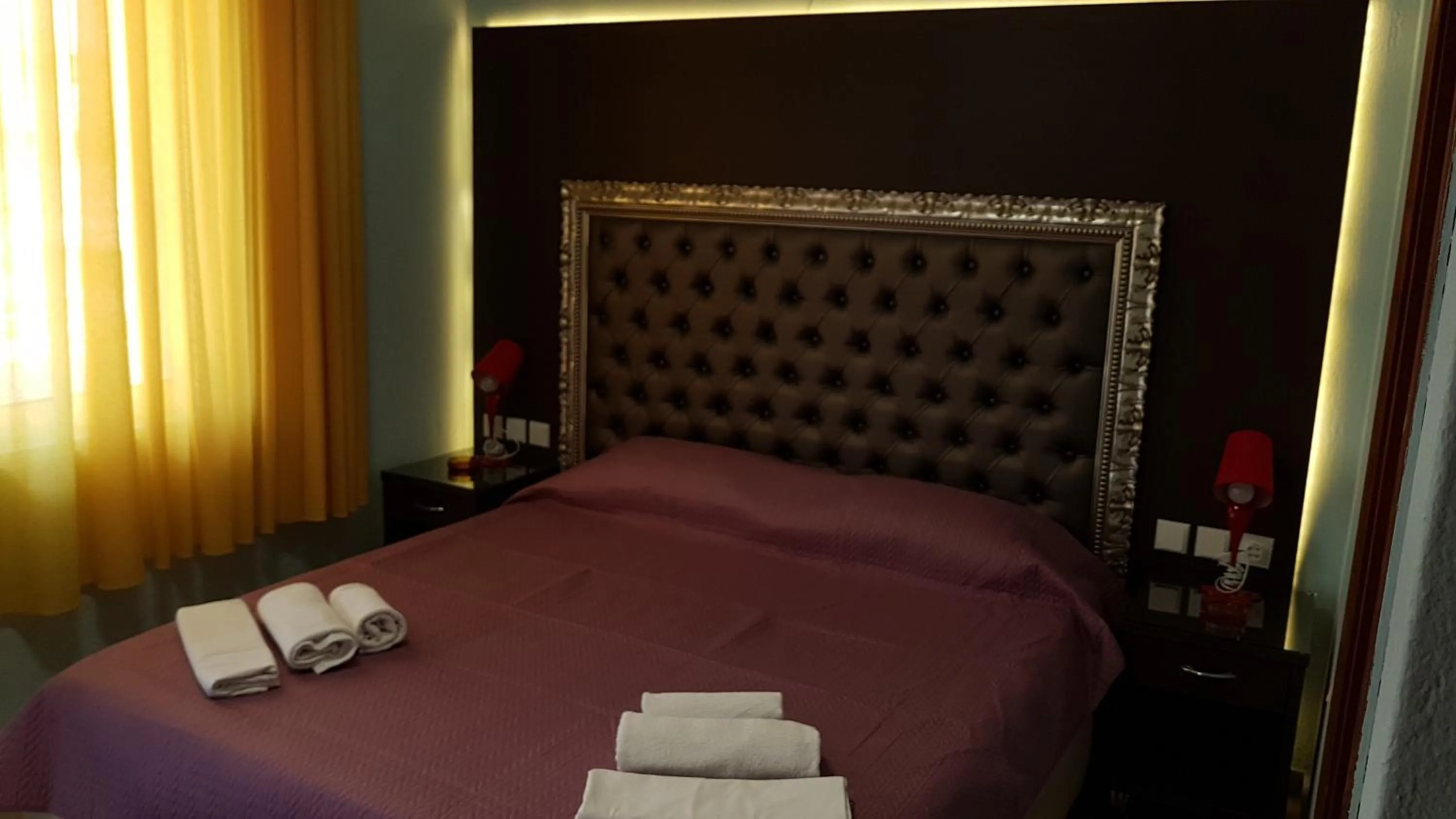 Bed in Hotel White Rose Beach