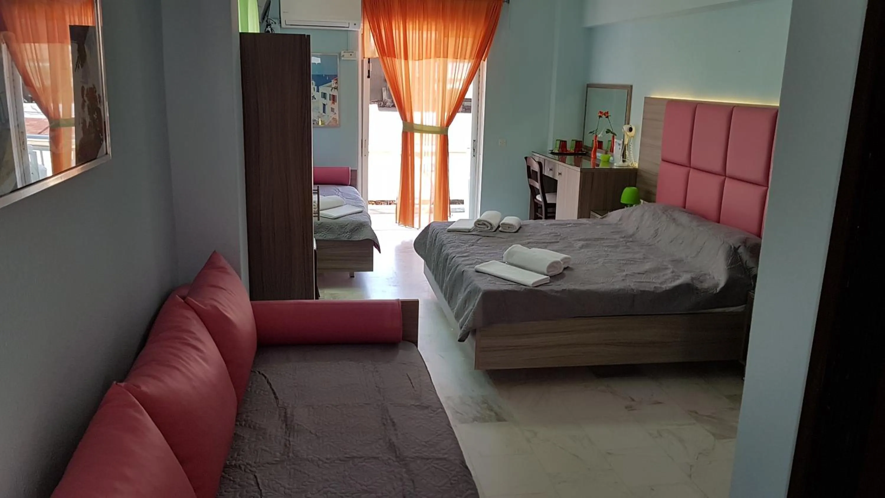 Bed in Hotel White Rose Beach