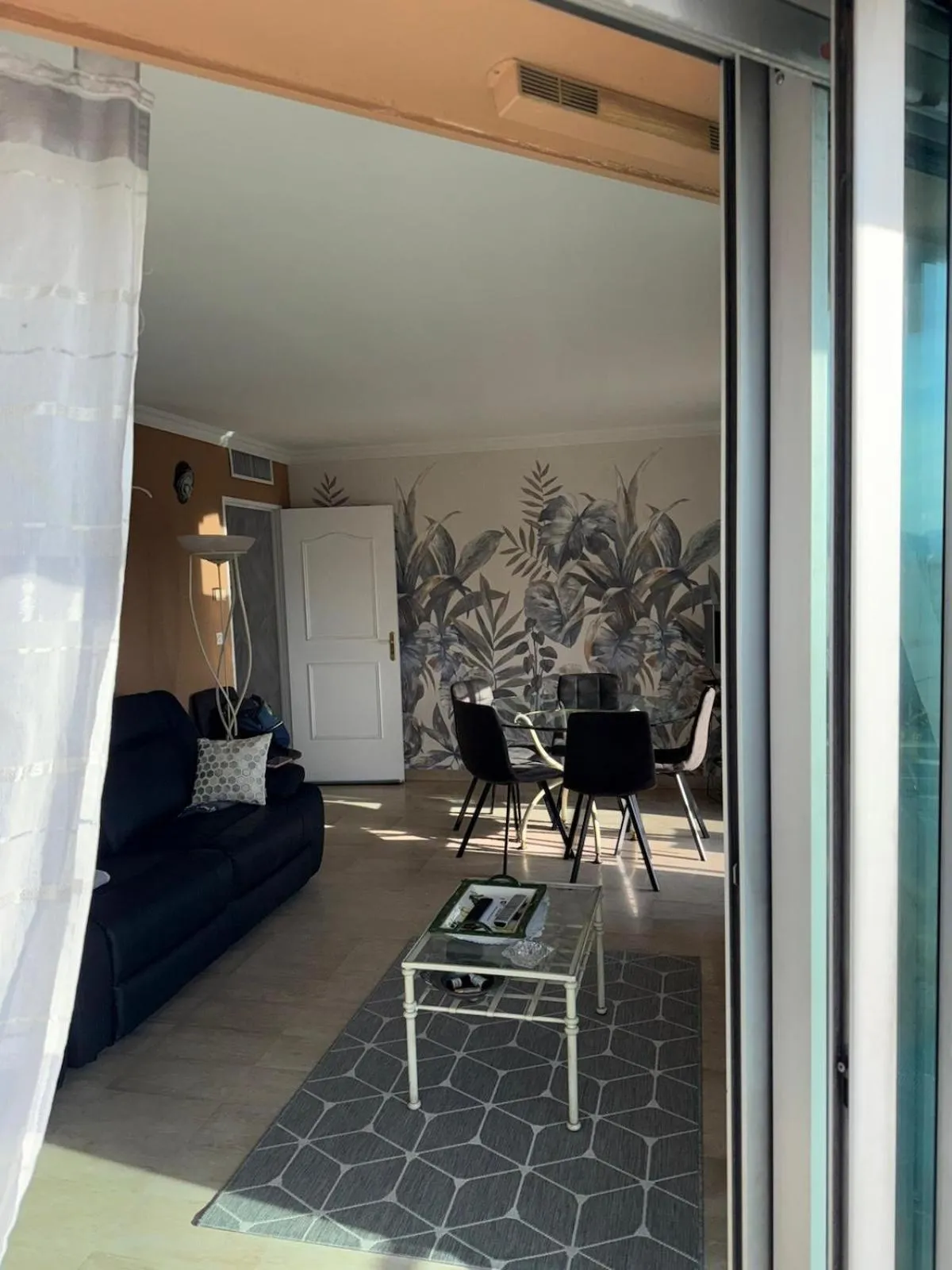 Dining area in Villa Rimbaud