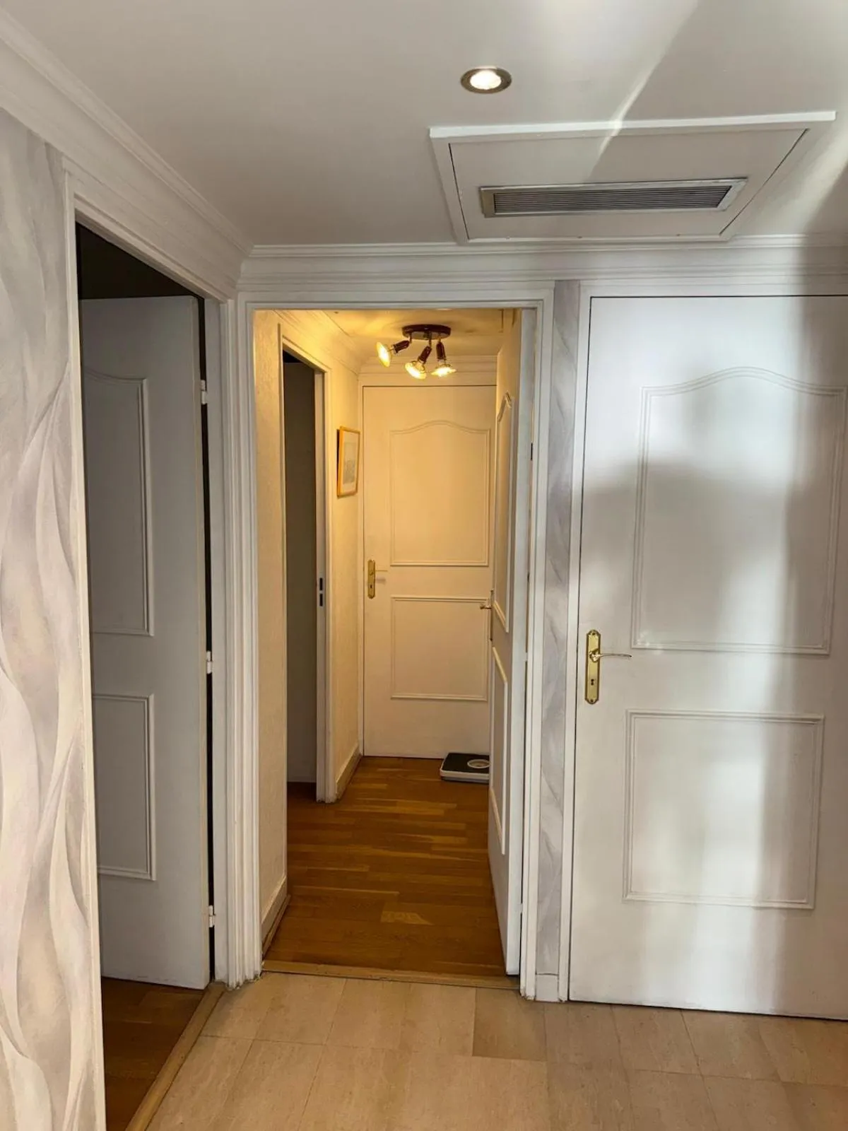 wardrobe in Villa Rimbaud