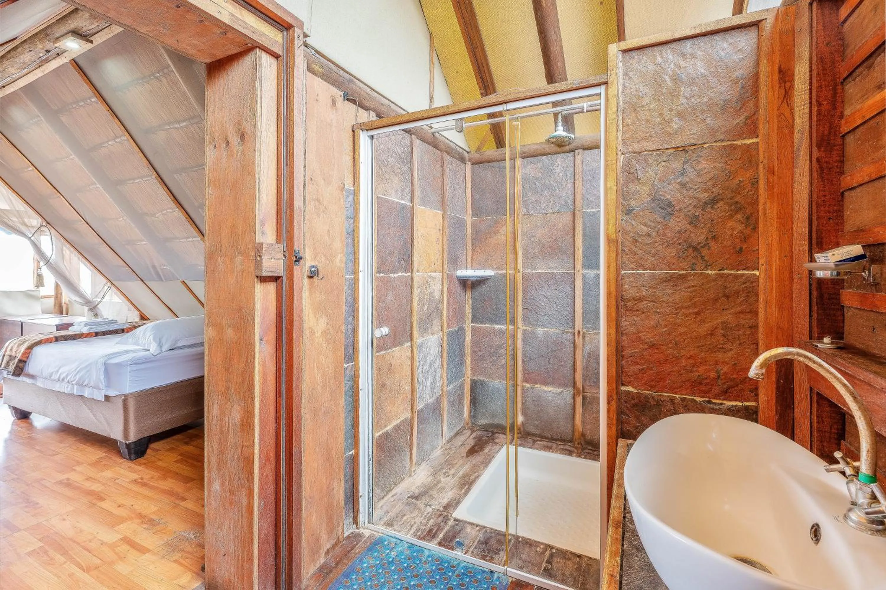 Bathroom, Bed in Buffelshoek Tented Camp