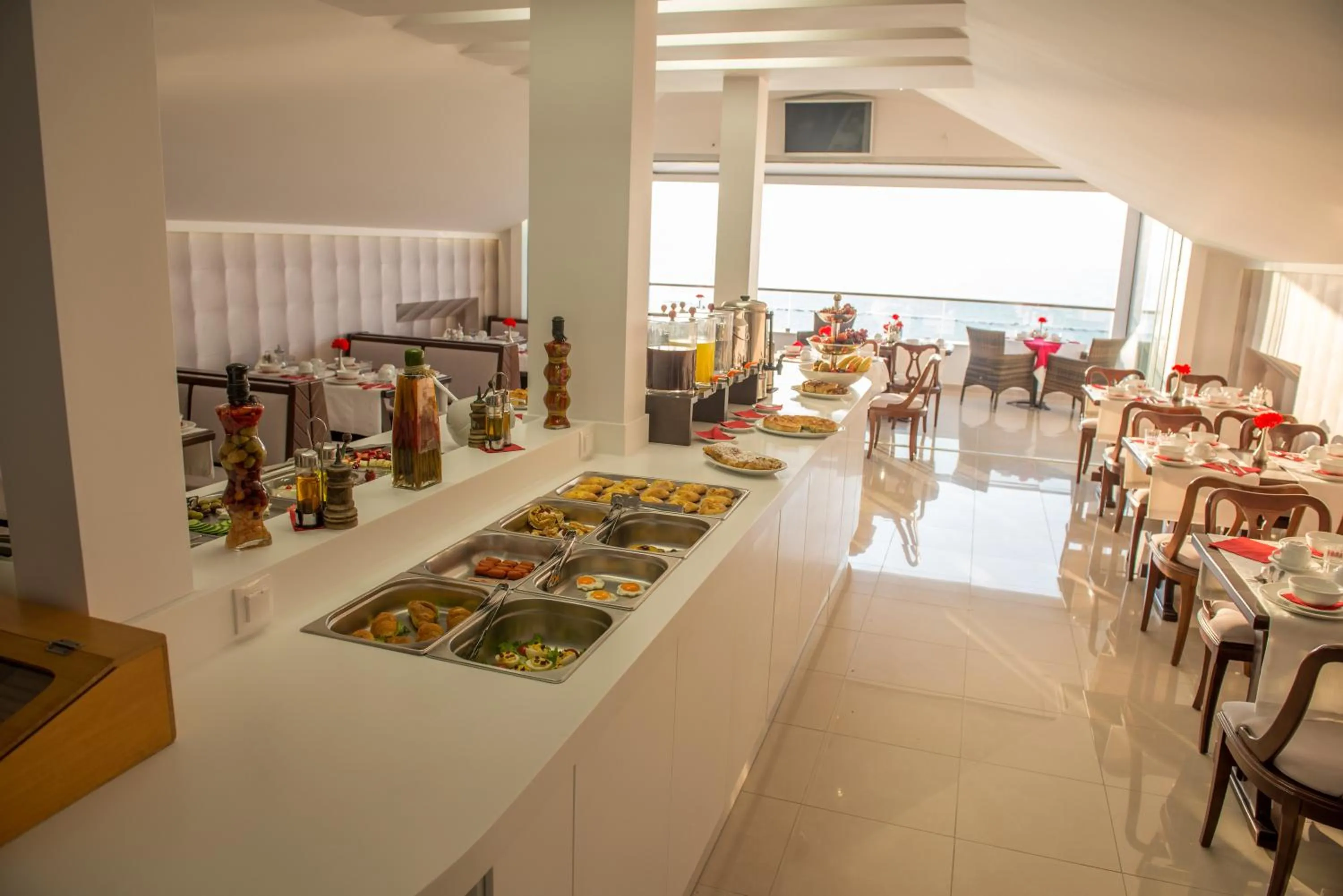 Restaurant/places to eat in Kymata