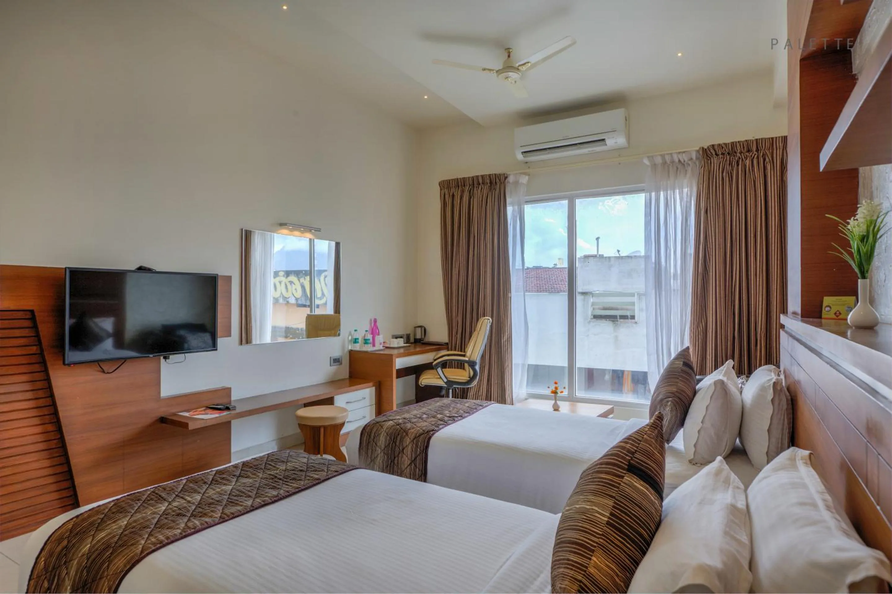 Bed in Hotel Pioneer Grand Palace