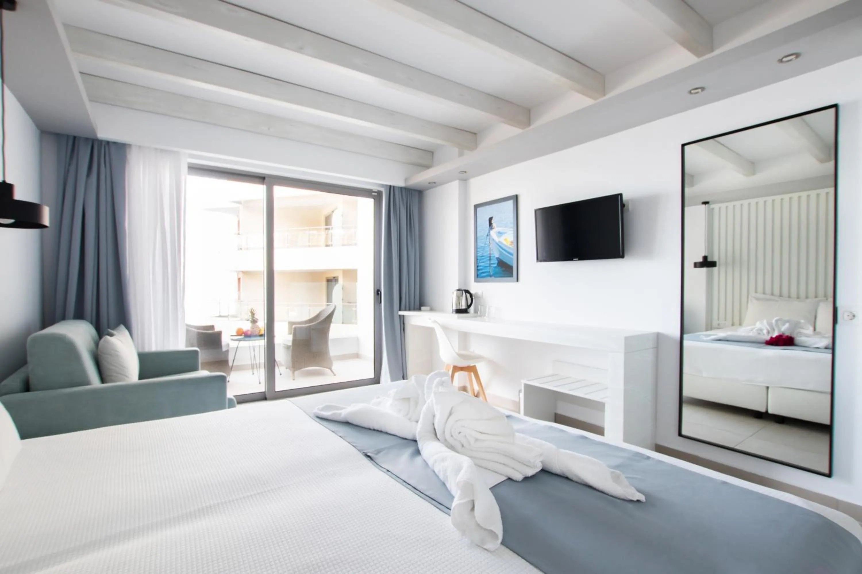 Bed in Konstantinos Palace